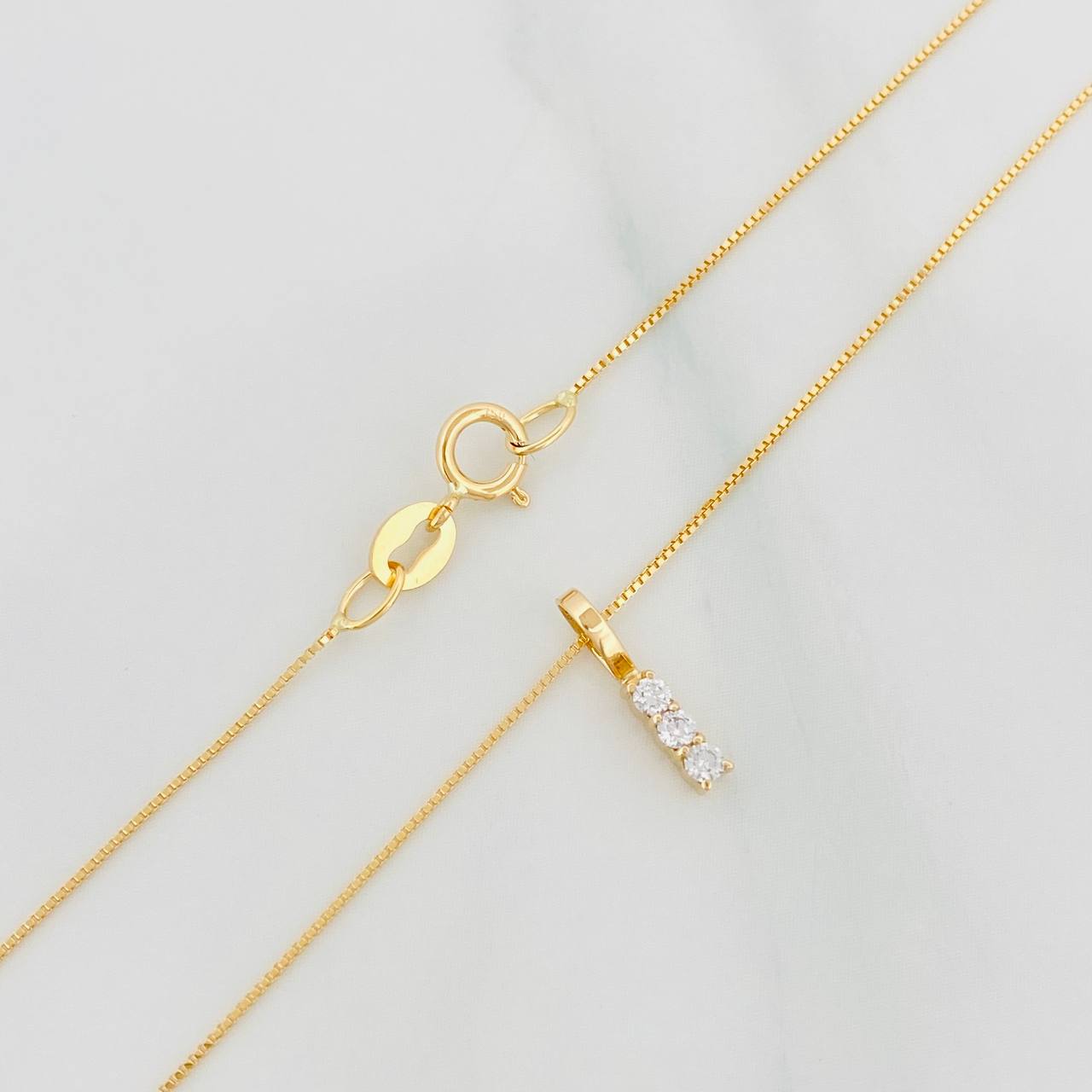 Set Cadena Veneciana + Dije Trio Lineal Diamantes 06Pts / 1.3 g / 17 3/4 in Oro Amarillo 18K
