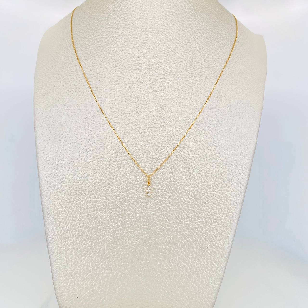 Set Cadena Veneciana + Dije Trio Lineal Diamantes 06Pts / 1.3 g / 17 3/4 in Oro Amarillo 18K