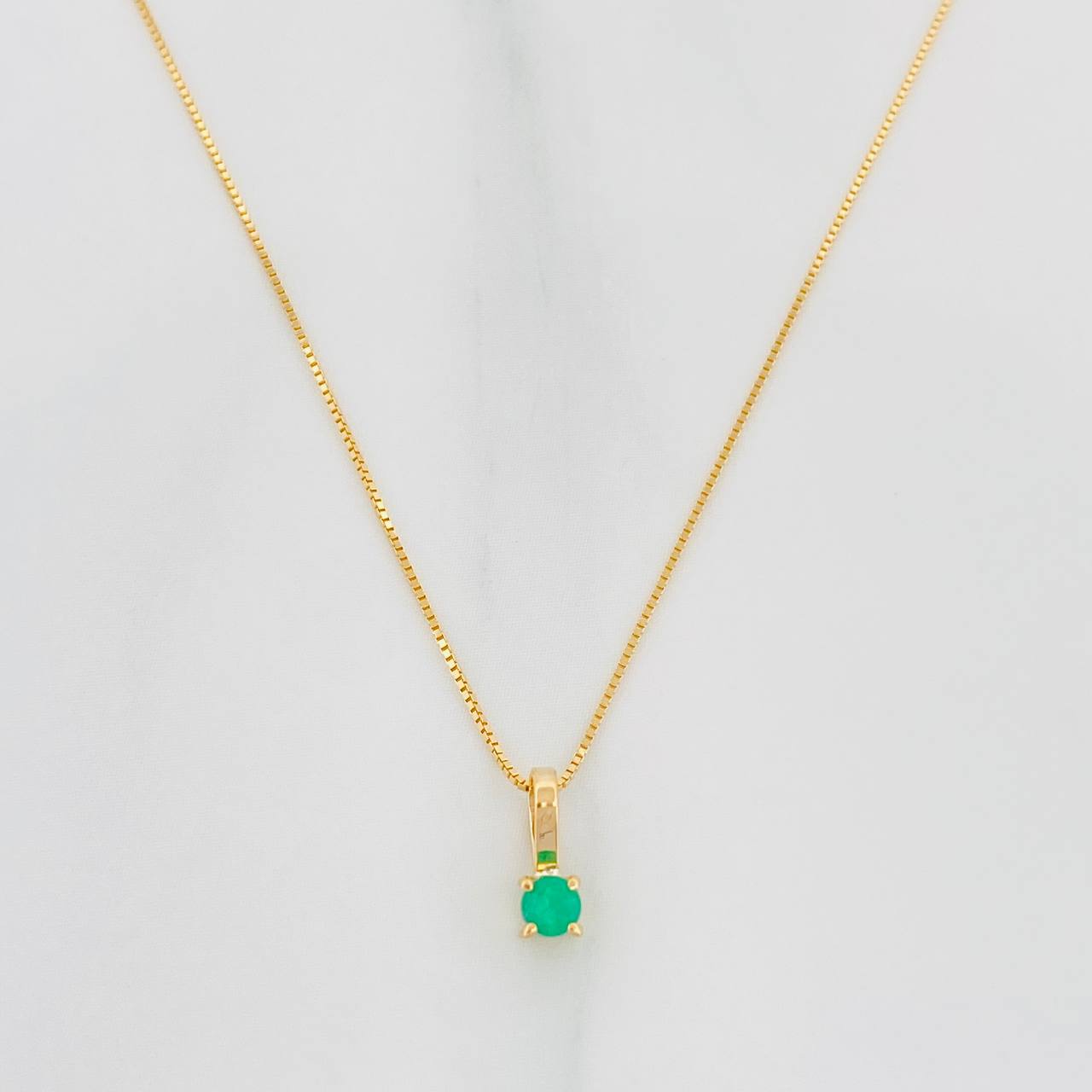 Venetian Chain Set + Emerald Circle Pendant 12Pts / 1 g / 17 3/4 in 18K Yellow Gold