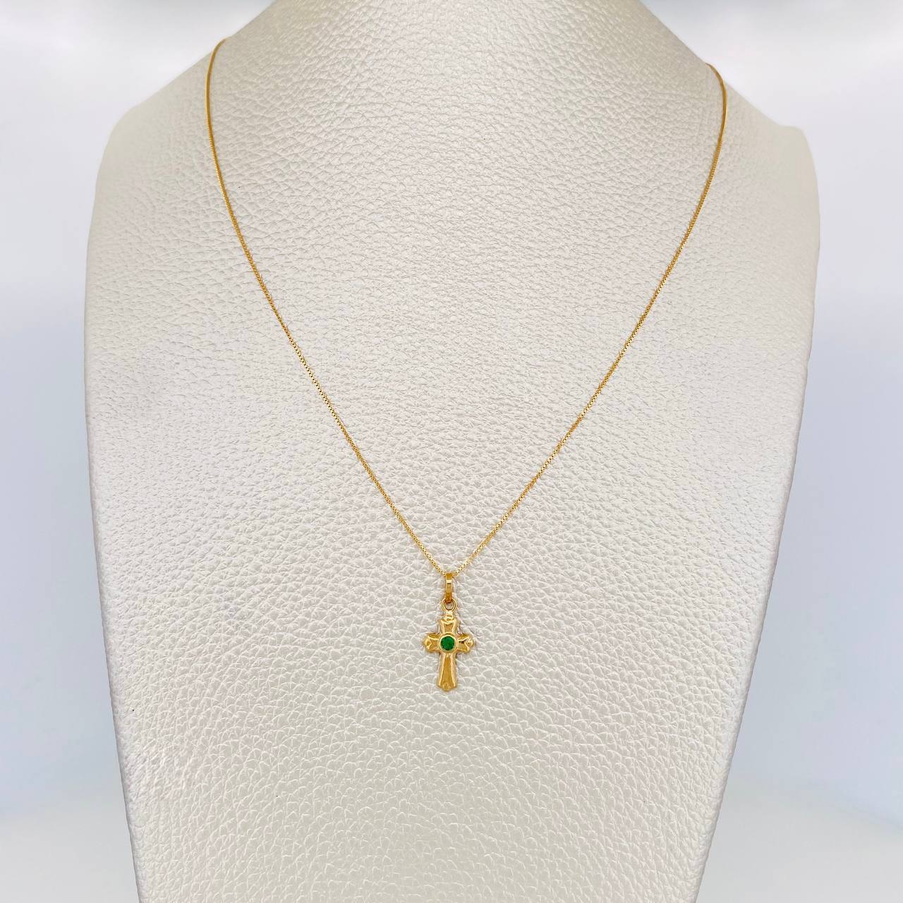 Set Cadena Veneciana + Dije Cruz Esmeralda 05Pts / 1.5 g / 20 in Oro Amarillo 18K