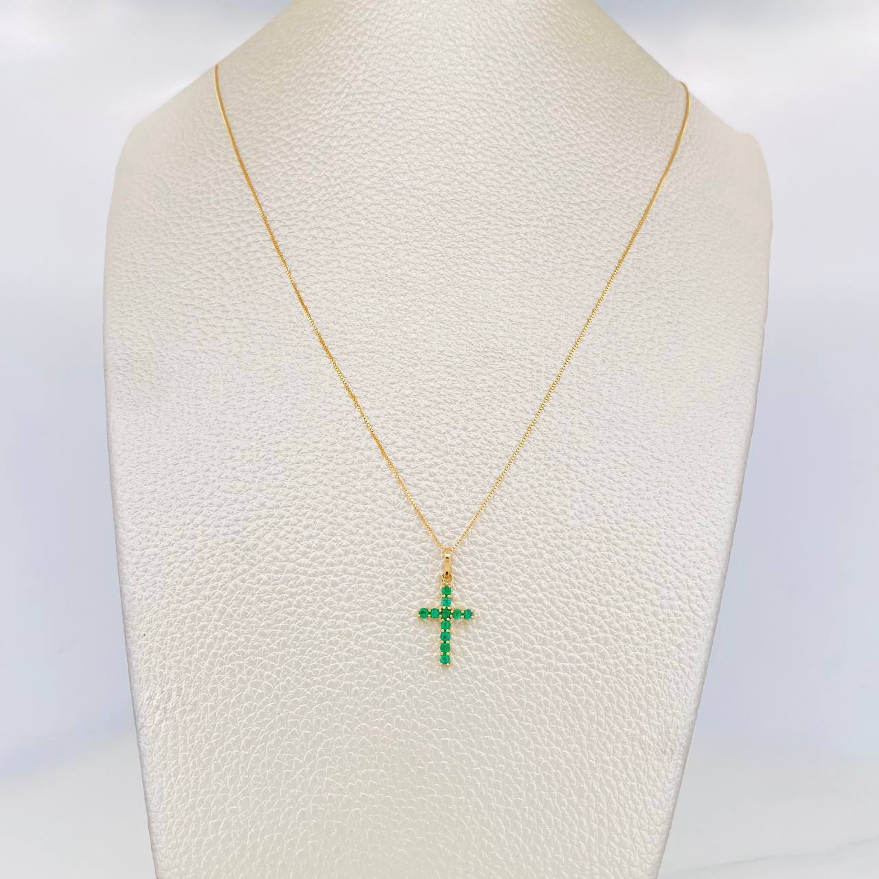 Set Cadena Veneciana + Dije Cruz Esmeralda 19Pts / 1.85 g / 19 3/4 in Oro Amarillo 18K