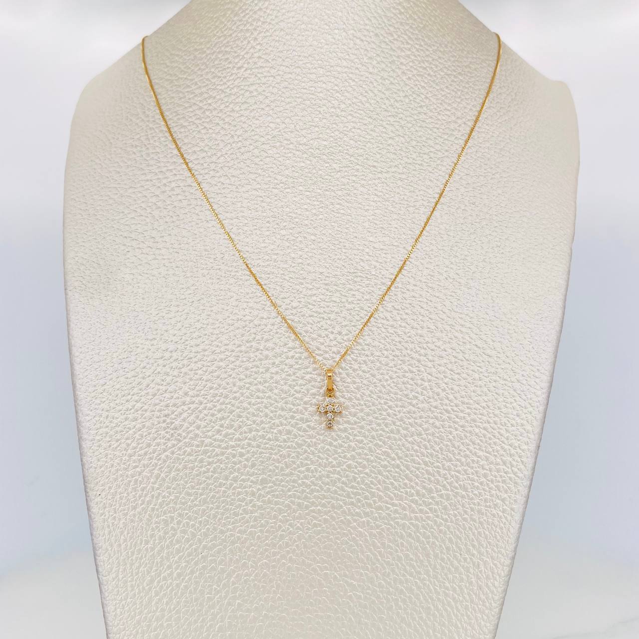 Set Cadena Veneciana + Dije Cruz Diamantes 10Pts / 1.4 g / 17 3/4 in Oro Amarillo 18K