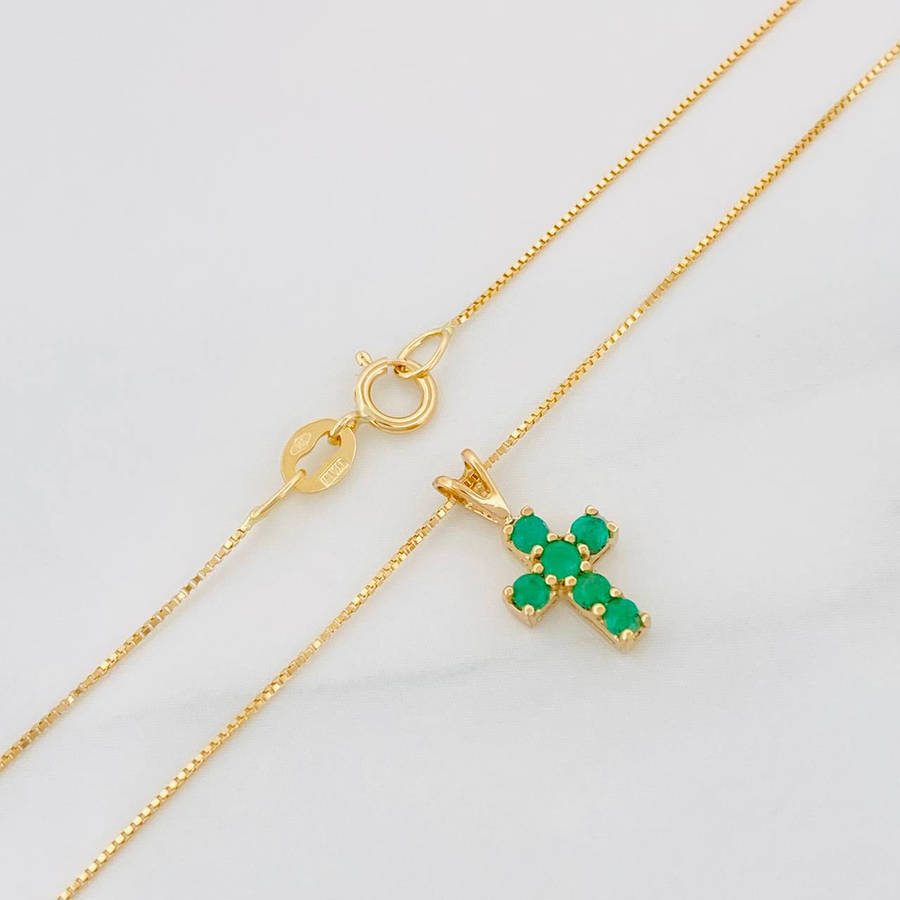 Set Cadena Veneciana + Dije Cruz Esmeralda 09Pts / 1.35 g / 17 3/4 in Oro Amarillo 18K