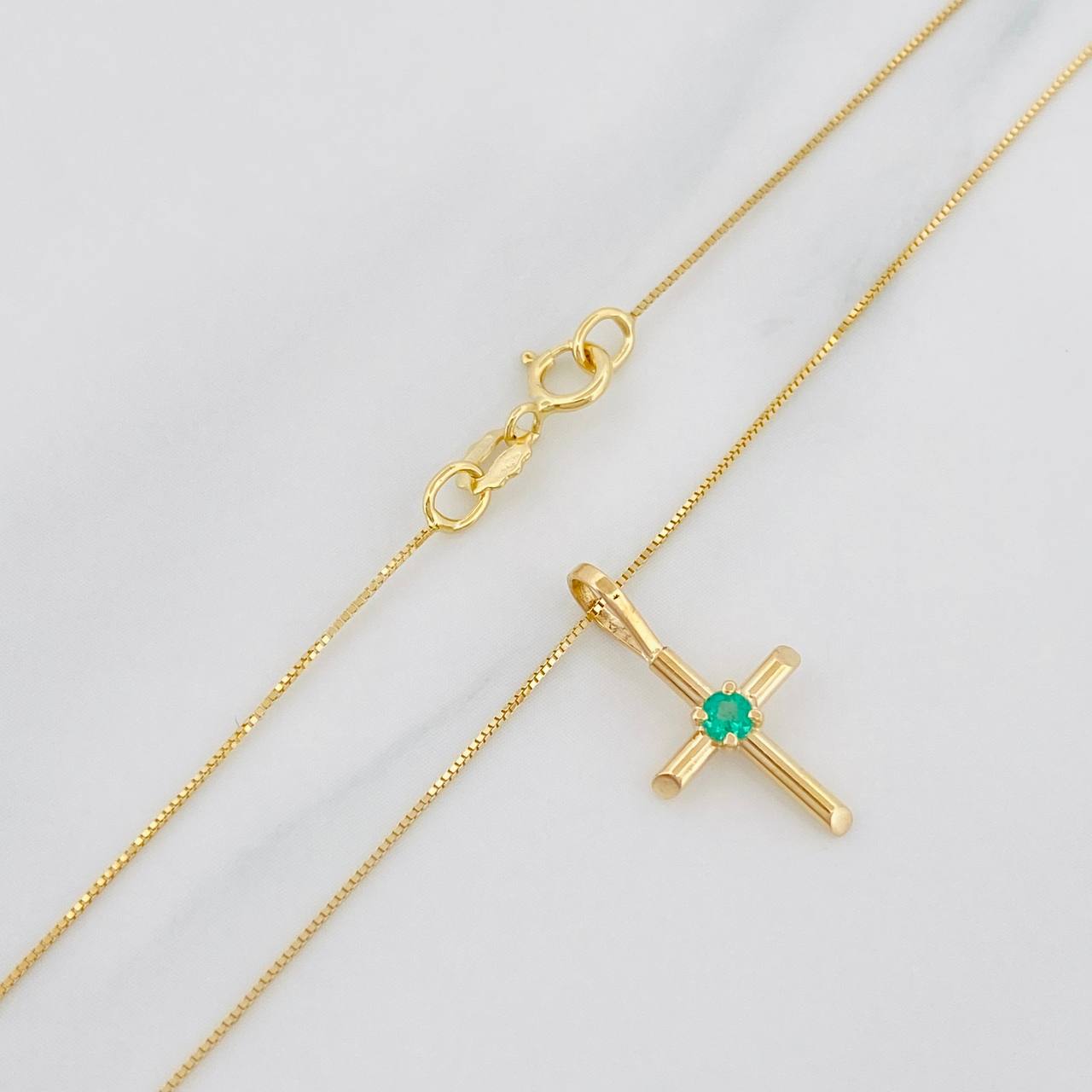 Set Cadena Veneciana + Dije Cruz Esmeralda 06Pts / 1.5 g / 19 3/4 in Oro Amarillo 18K