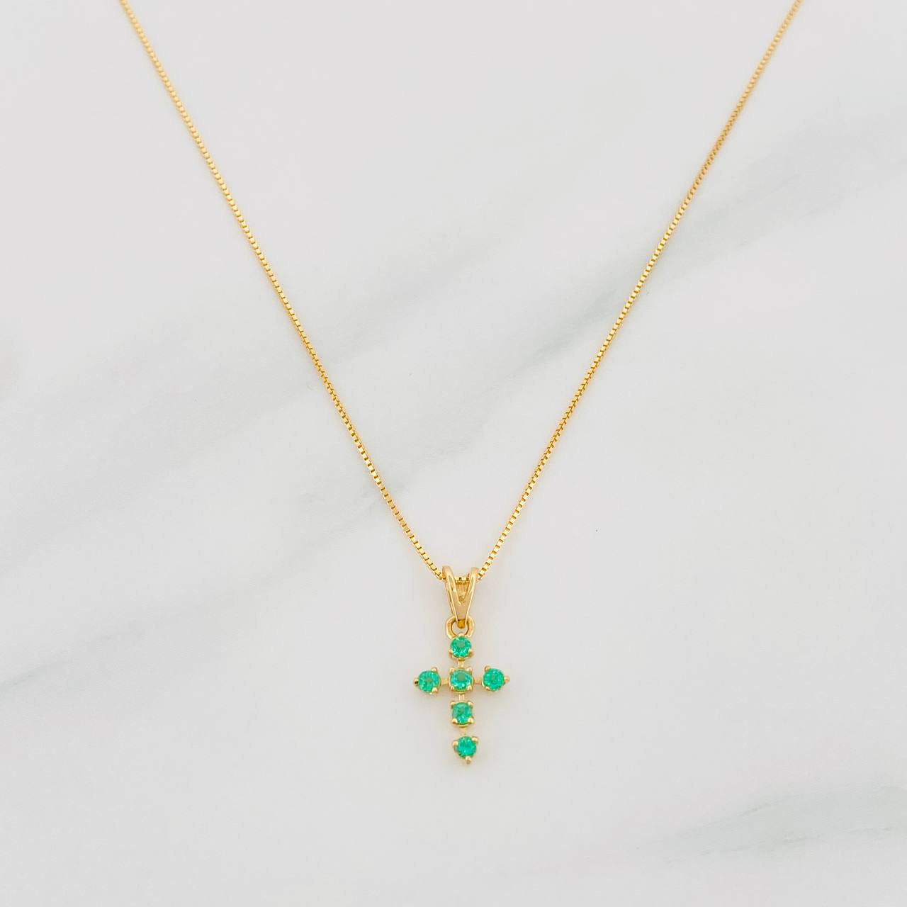 Set Cadena Veneciana + Dije Cruz Esmeralda 10Pts / 1.35 g / 17 3/4 in Oro Amarillo 18K