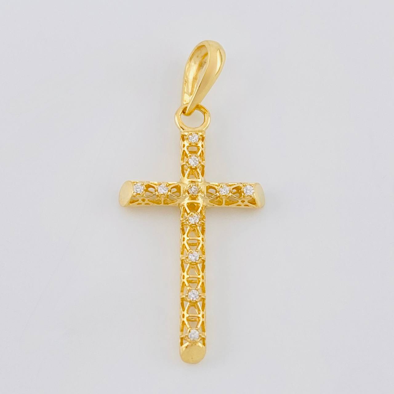 Dije Cruz Malla Latina 1.35 g / 1 1/2 in Oro Amarillo 18K