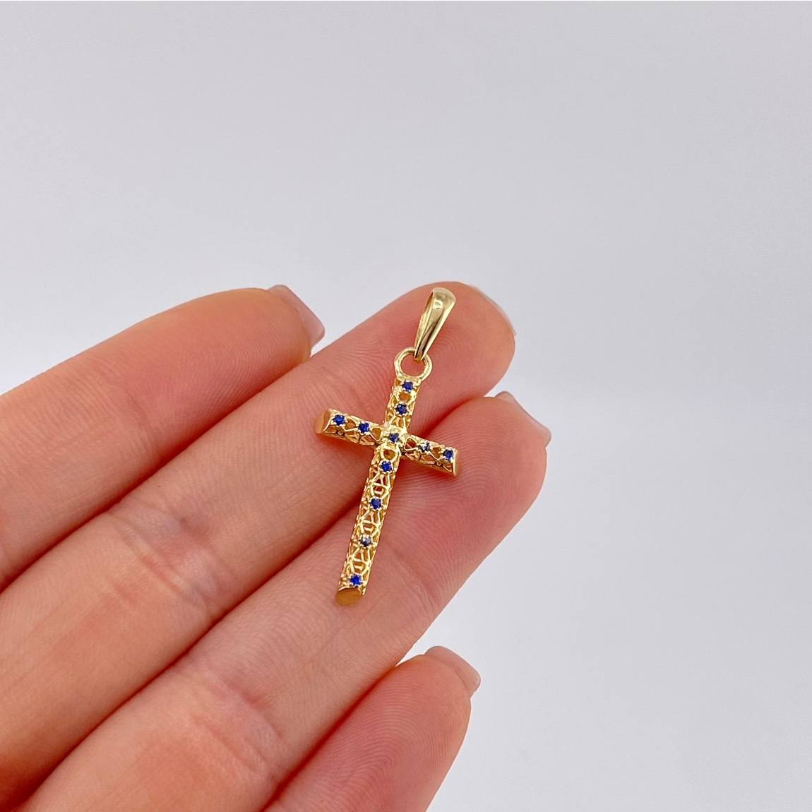 Dije Cruz Malla Latina 1.55 g / 1 1/2 in Oro Amarillo 18K