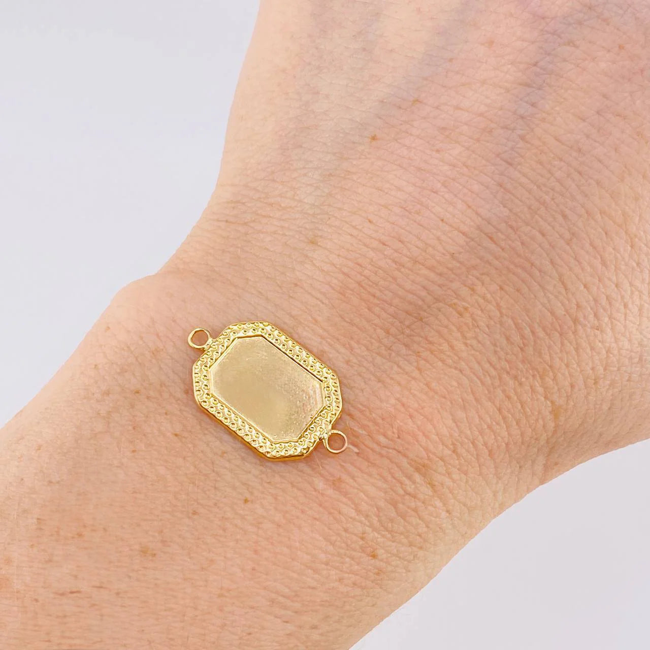 Herraje Placa Marco Bordeado 0.65 g / 3/4 in Oro Amarillo 18K