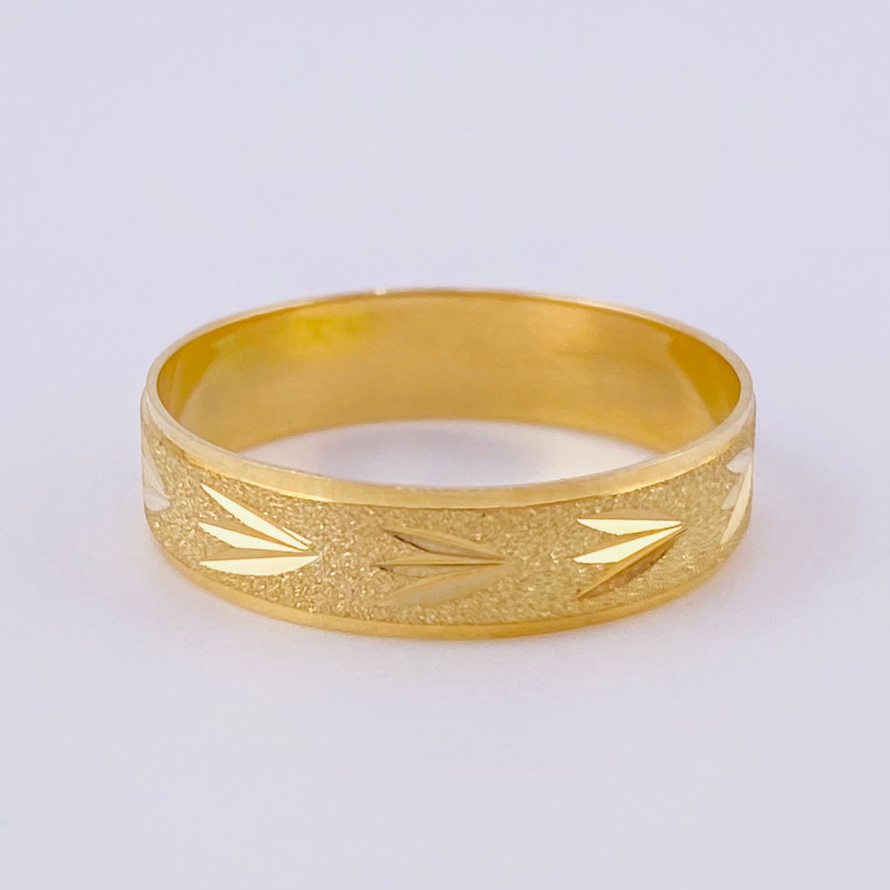 Custom Made to Order Diamond Cut Junco Ring 4gr / Matte Relief Yellow Gold 18K