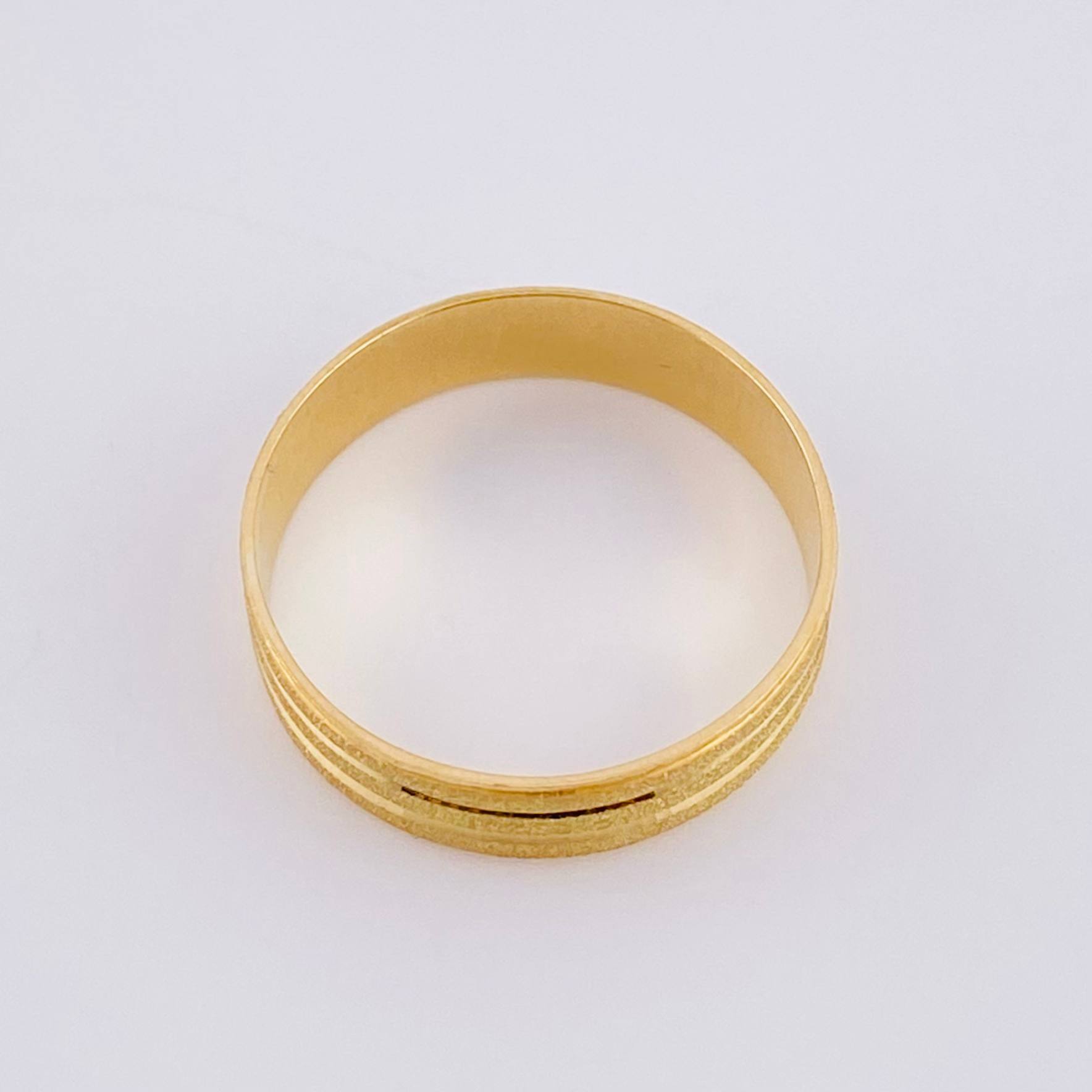 Fabricacion Bajo Pedido Argolla Tres Lineas 4gr / Mate Relieve Oro Amarillo 18K