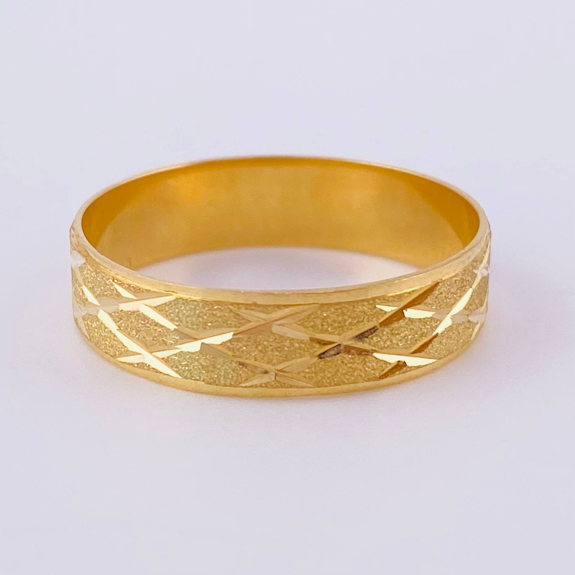 Anillo Argolla Malla Zig-Zag Diamantada Mate 2.8 g / T9 3/4 Oro Amarillo 18K