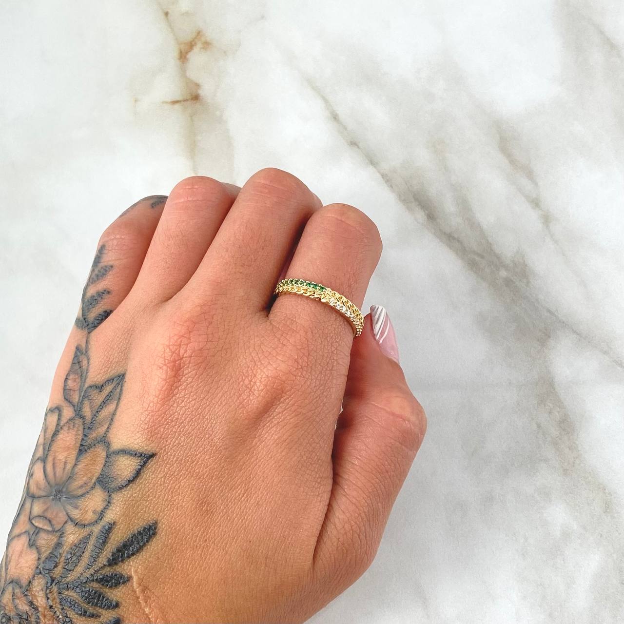 Forked Cuban Ring 2.4gr / Size 7 3/4 / White and Green Zircons 18K Yellow Gold
