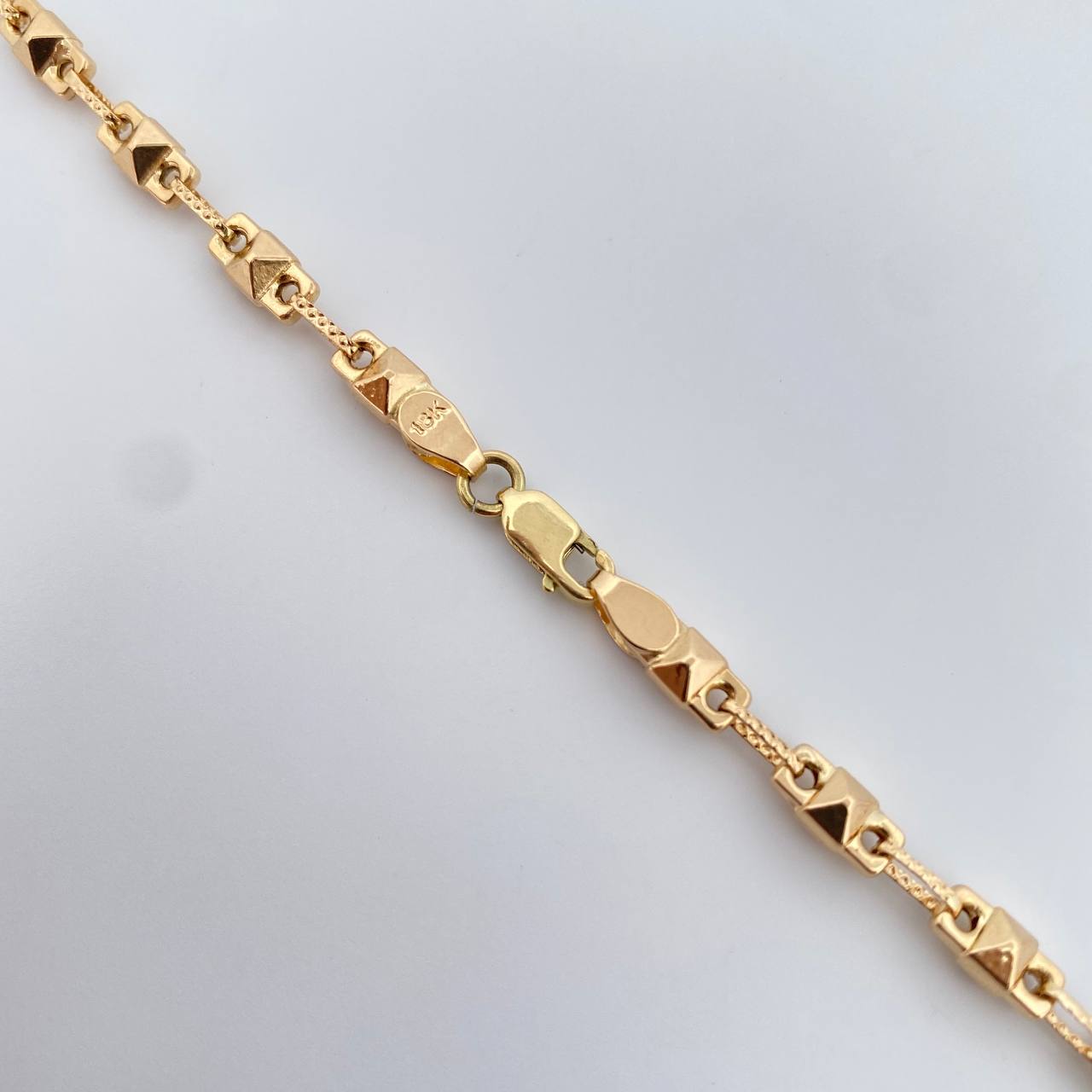 Rustic Chain Pyramid 10.9gr / 61cm / 4.1mm 18K Yellow Gold $