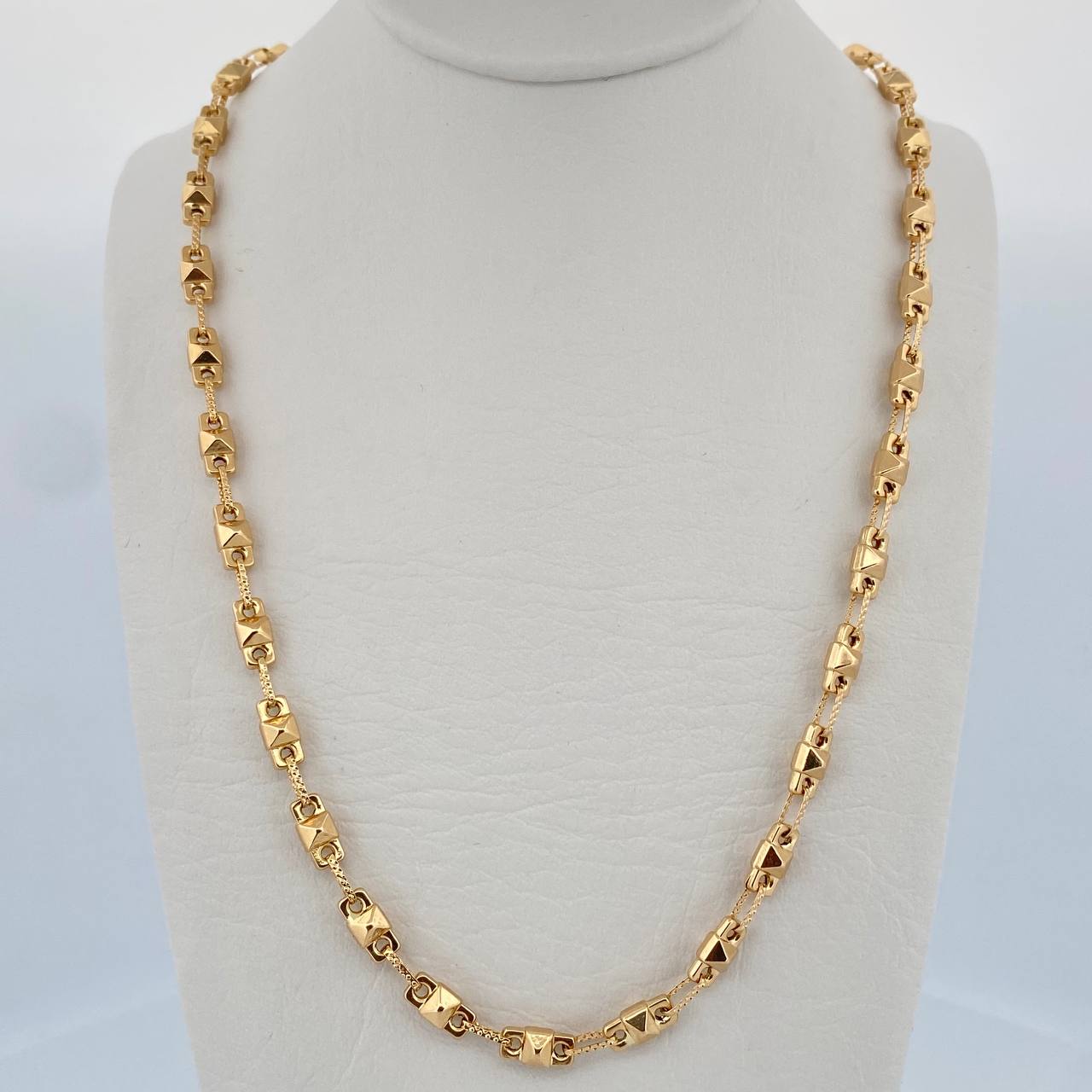 Rustic Chain Pyramid 10.9gr / 61cm / 4.1mm 18K Yellow Gold $