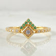 Triangular Frame Ring 1.6gr / Size 6 3/4 / 18K Gold ©