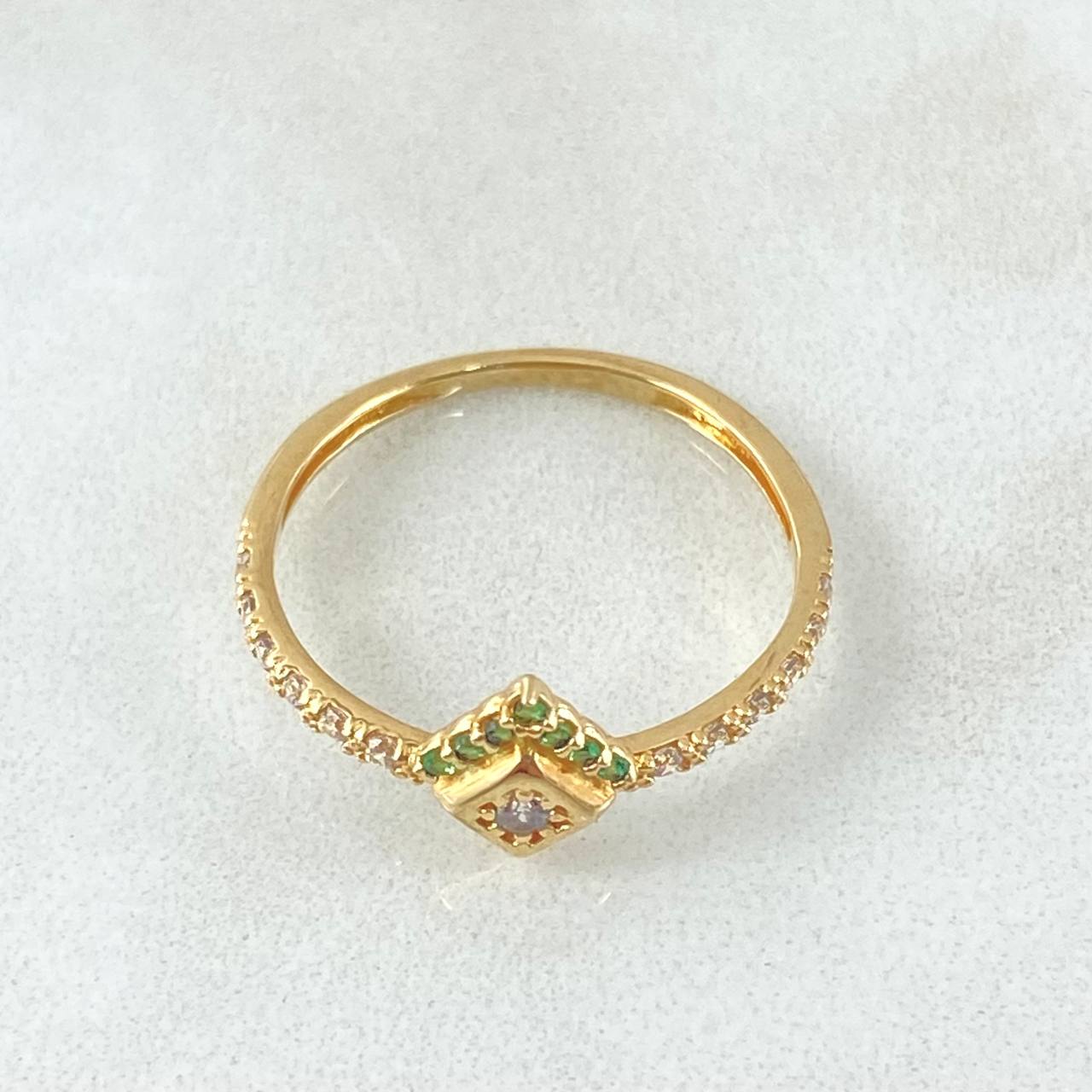 Triangular Frame Ring 1.6gr / Size 6 3/4 / 18K Gold ©
