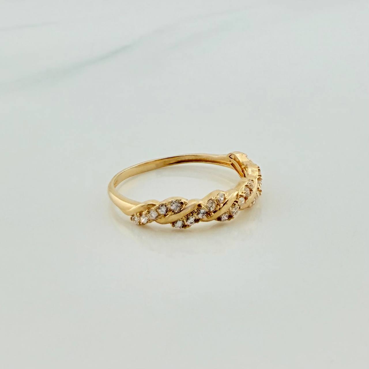Intertwined Channel Ring 1.9gr / T7 1/2 / Yellow Gold 18K %