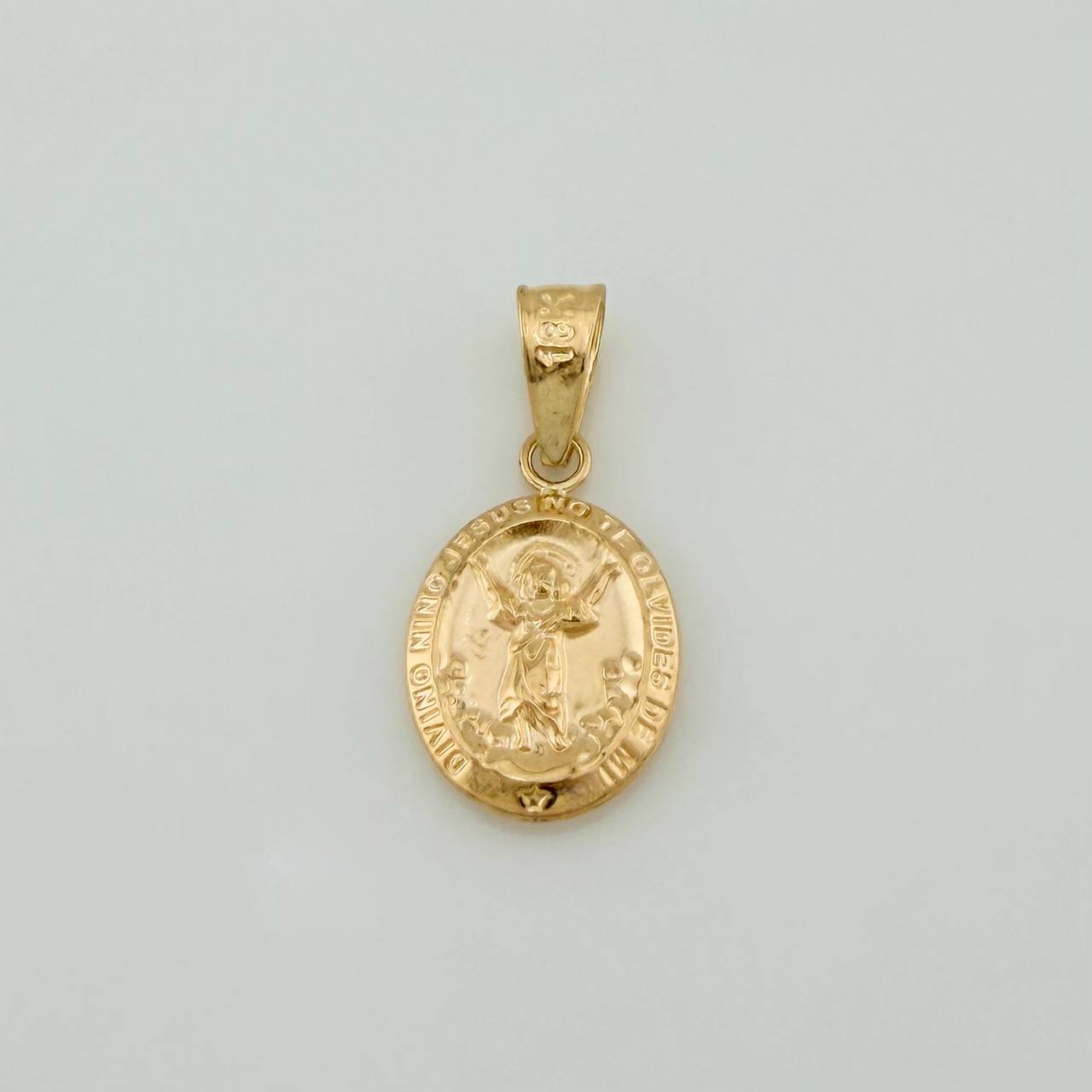 Dije Divino Niño 0.75gr / 3/4 in / Oro Amarillo 18K %