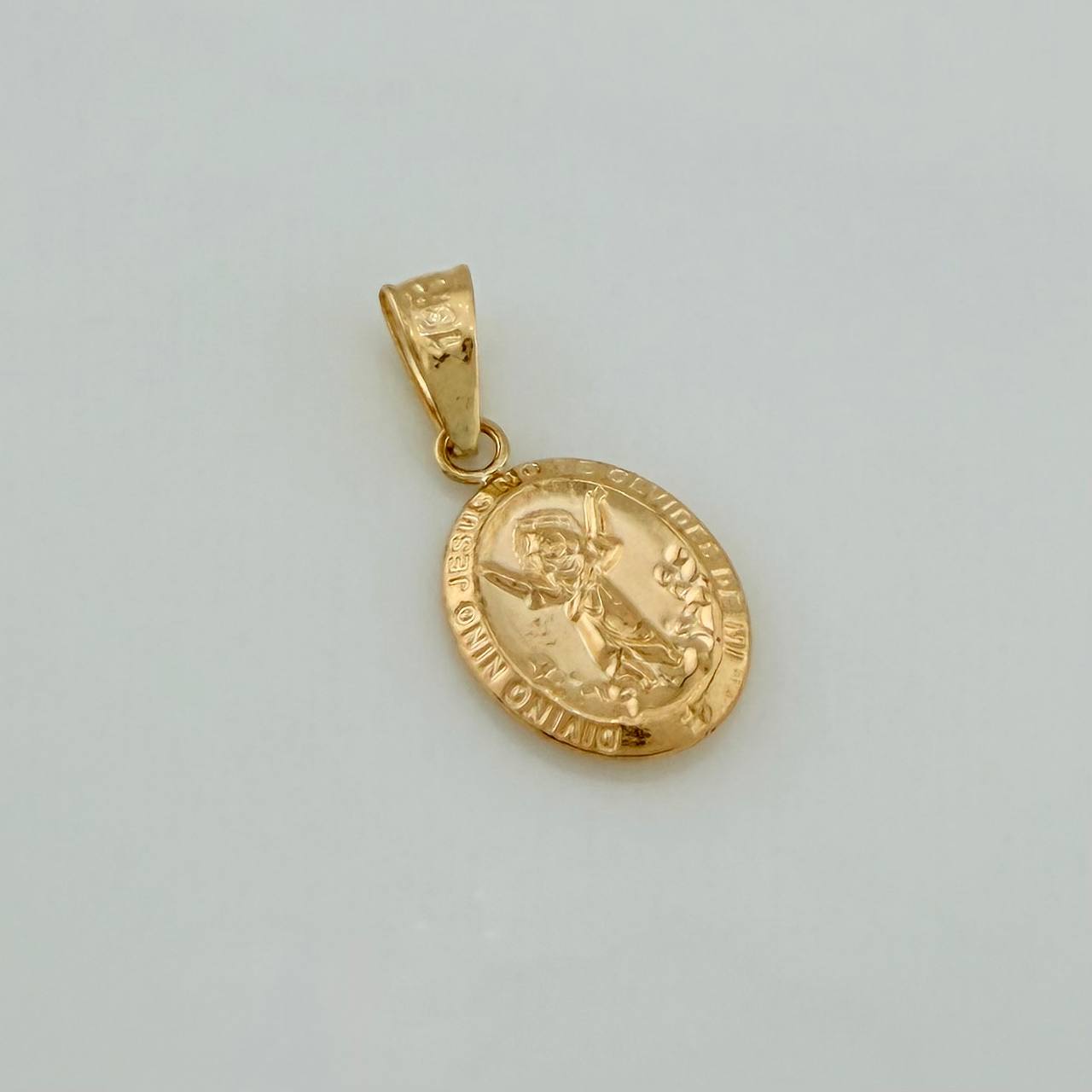 Dije Divino Niño 0.75gr / 3/4 in / Oro Amarillo 18K %