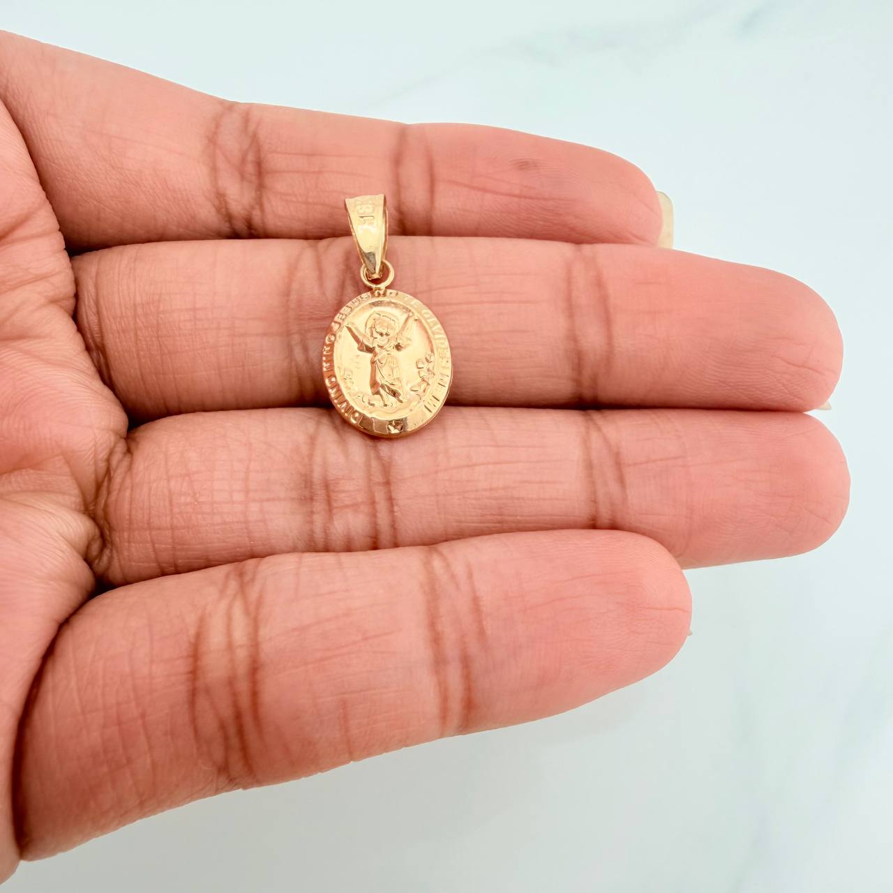 Dije Divino Niño 0.75gr / 3/4 in / Oro Amarillo 18K %