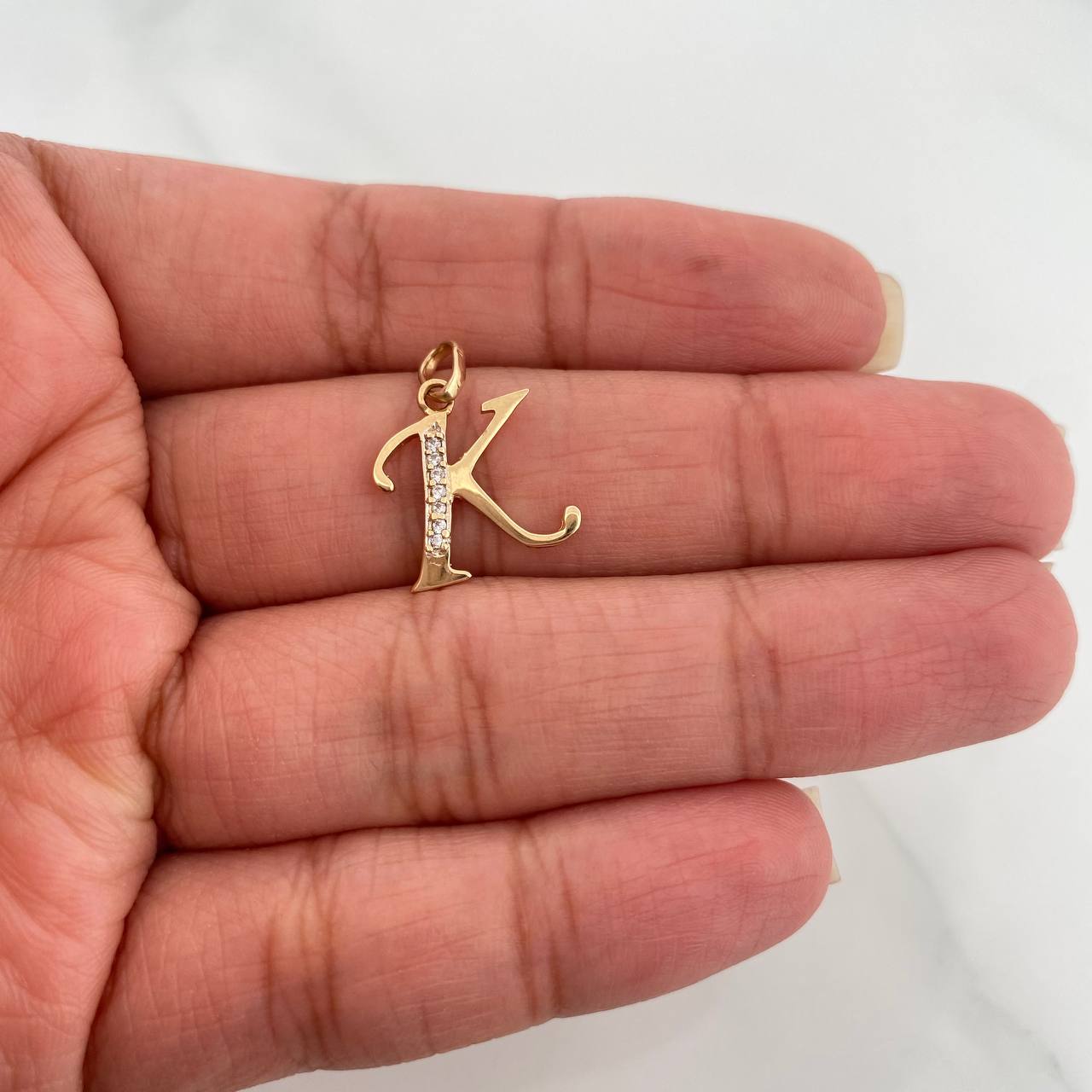 Dije Letra K 0.8gr / 3/4 in / Dos Oros 18K %