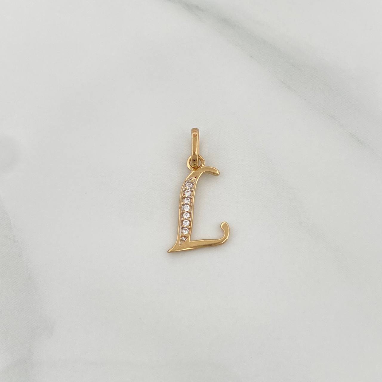 Dije Letra L 0.55gr / 3/4 in / Oro Amarillo 18K %
