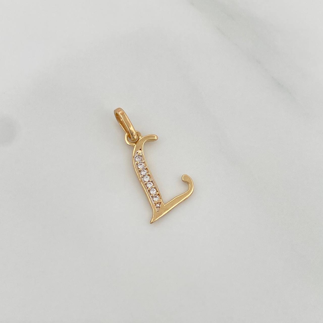 Dije Letra L 0.55gr / 3/4 in / Oro Amarillo 18K %