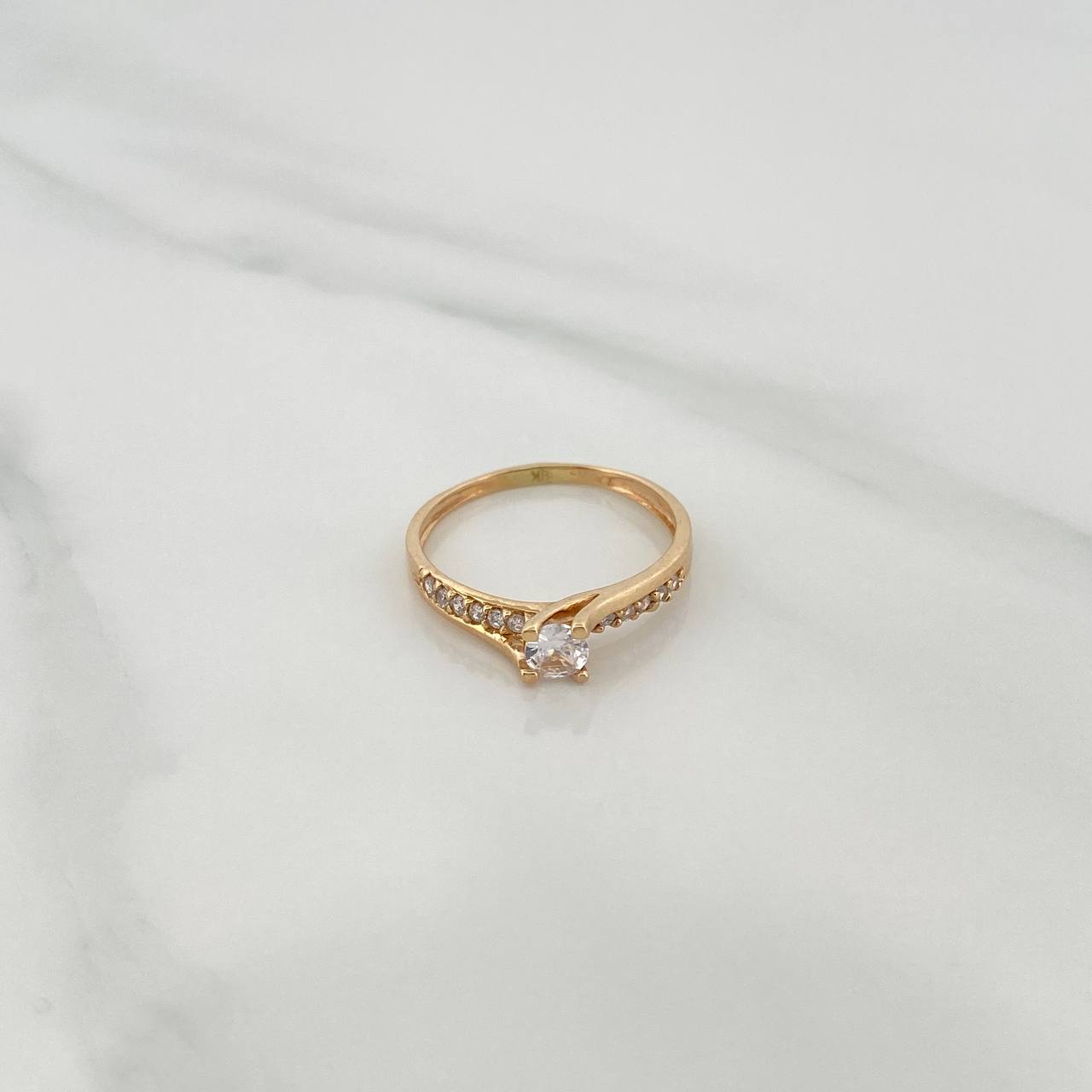 Anillo Solitario Churumbela 1.9gr / T6 1/2 / Oro Amarillo 18K %