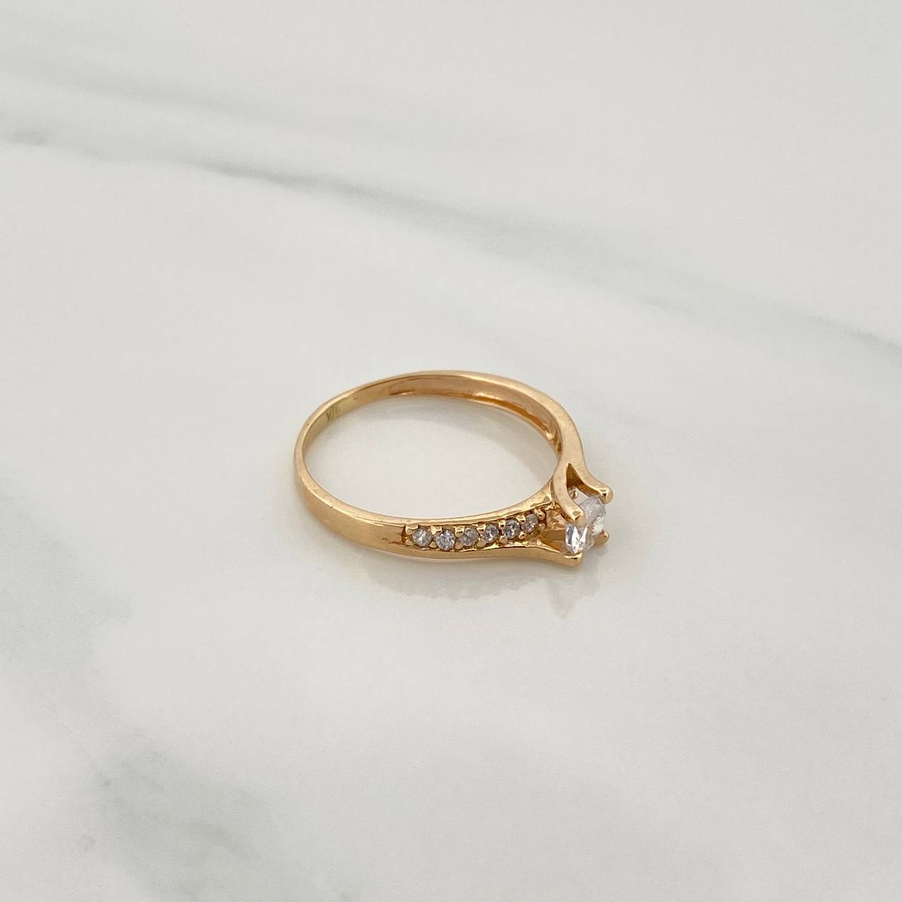 Anillo Solitario Churumbela 1.9gr / T6 1/2 / Oro Amarillo 18K %