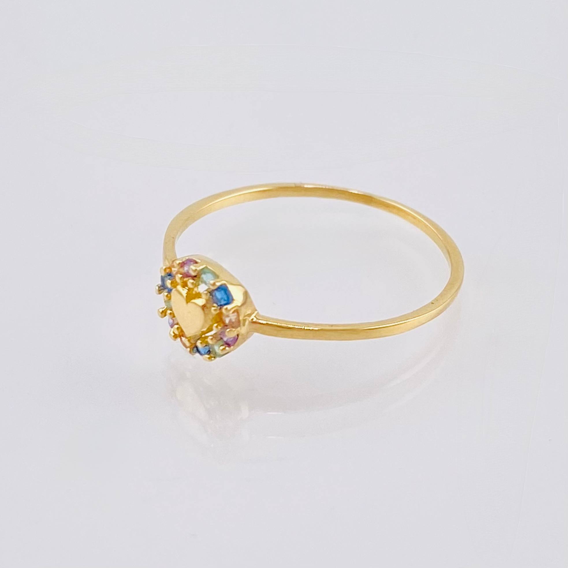 Anillo Circulo Corazon 1.1 g / T7 1/2 Oro Amarillo 18K