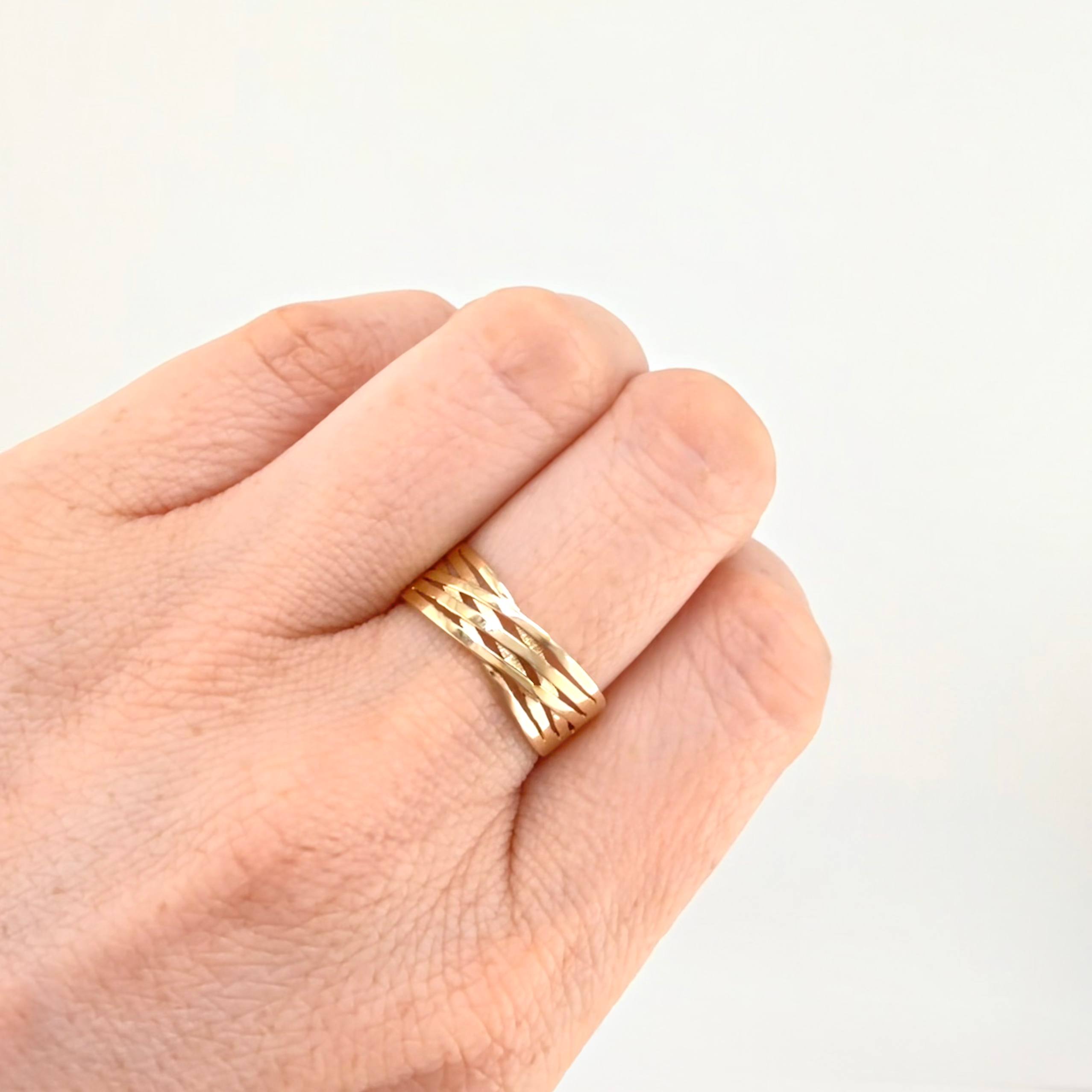 Anillo Ramas Huecas 2.1gr / T7 1/2 / Oro Amarillo 18K
