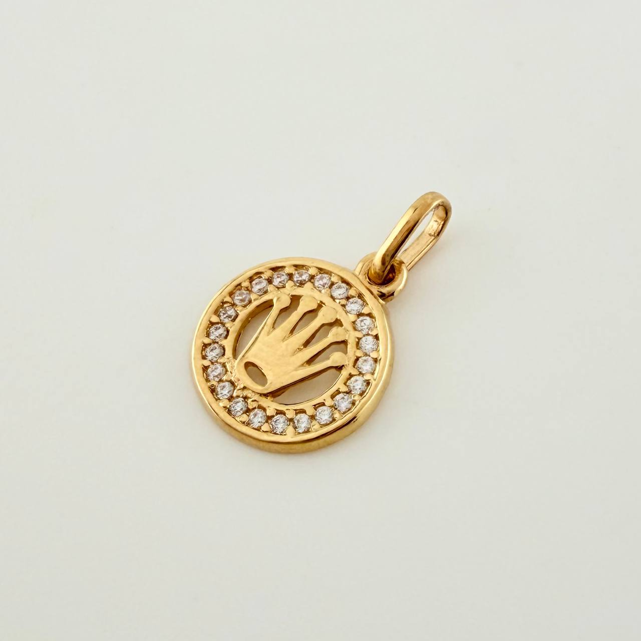 Crown Medal Pendant 1.05gr / 3/4 in / Yellow Gold 18K