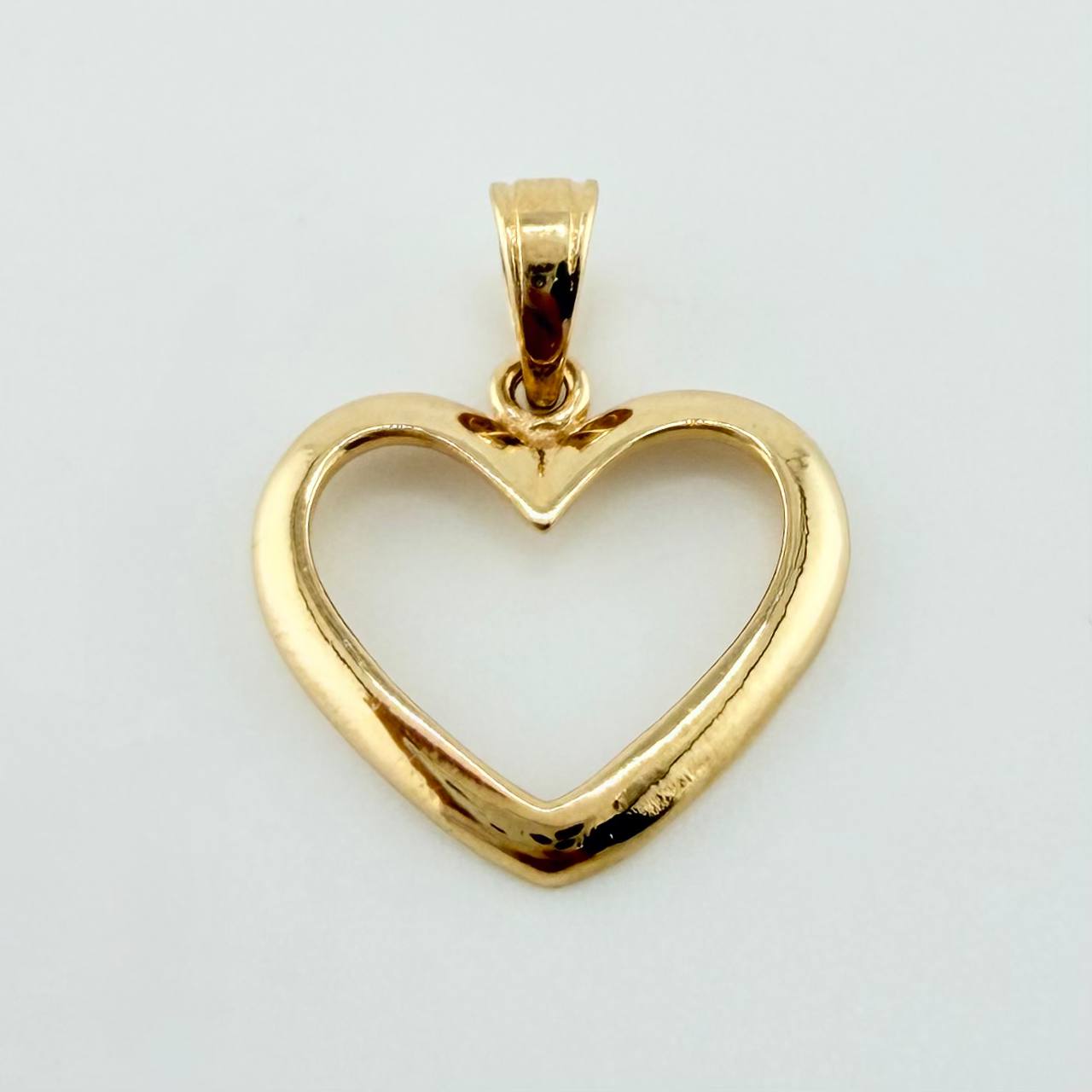 Heart Silhouette Pendant 1.05gr / 3/4 in / Yellow Gold 18K