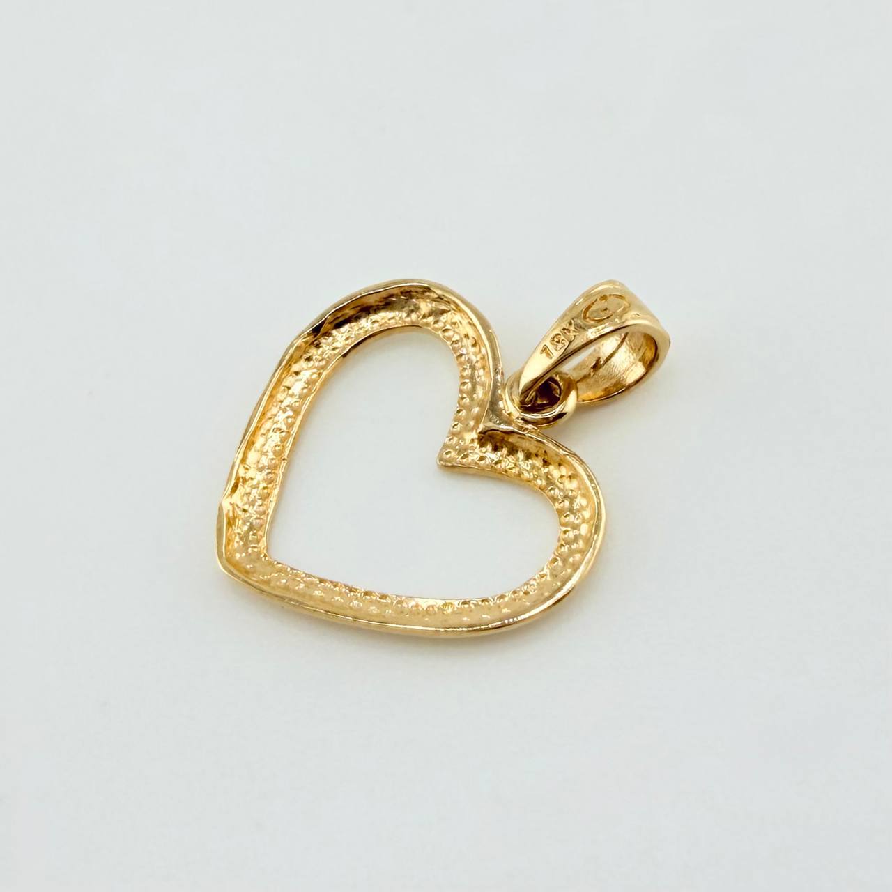 Heart Silhouette Pendant 1.05gr / 3/4 in / Yellow Gold 18K