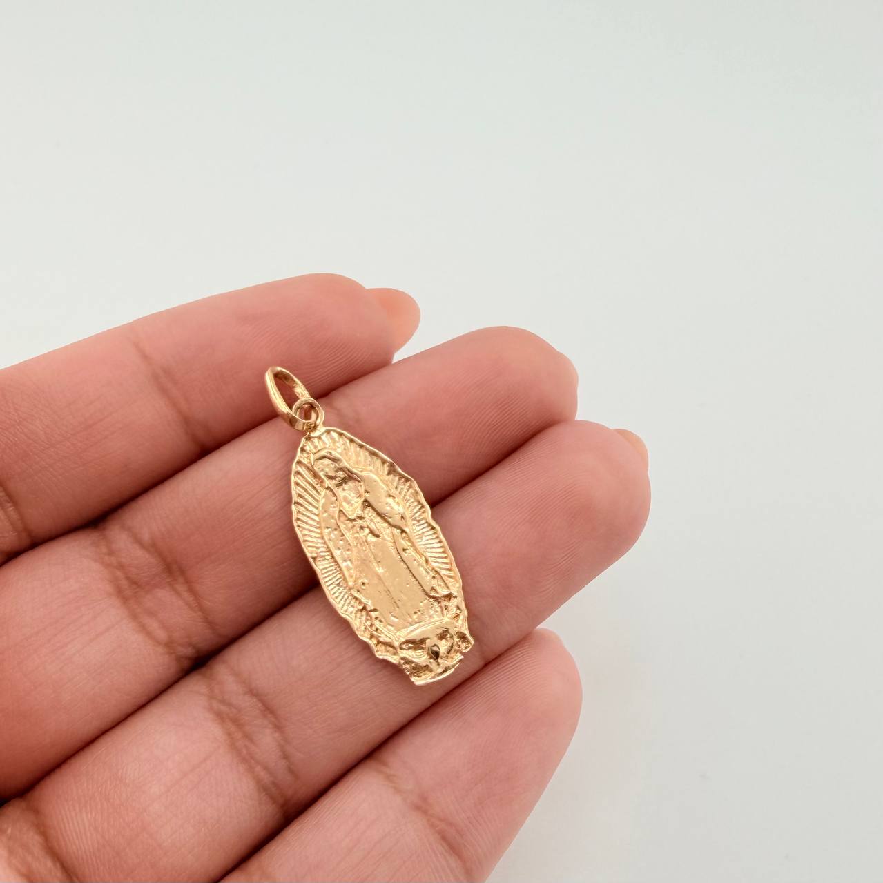 Dije Virgen Guadalupe 2.2gr / 1 1/4 in / Oro Amarillo 18K