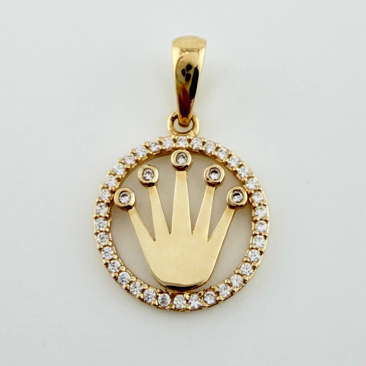 Circular Frame Crown Pendant 1.7gr / 1 in / Yellow Gold 18K