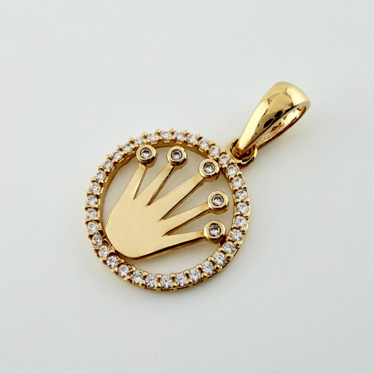 Circular Frame Crown Pendant 1.7gr / 1 in / Yellow Gold 18K