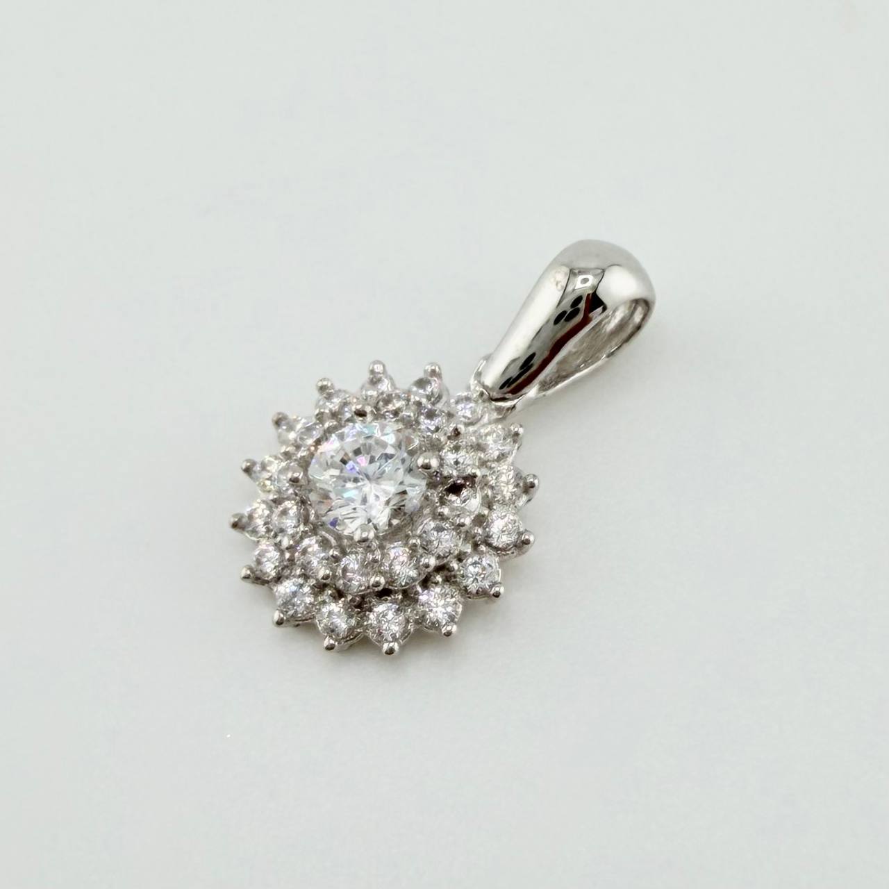 Solid Flower Pendant 1.7gr / 3/4 in / White Gold 18K