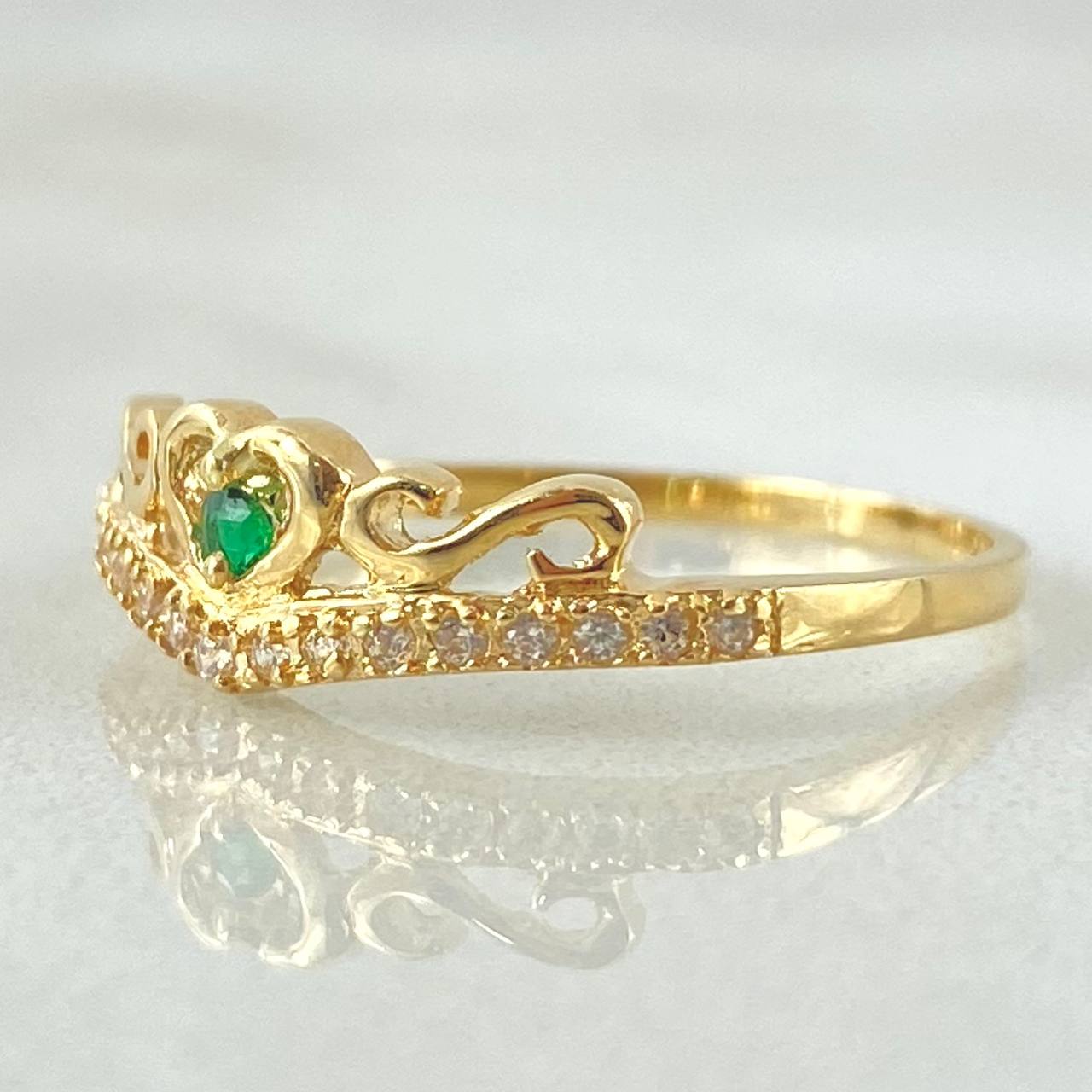 Heart Ring 1.4gr / Size 6 1/4 / 18K Gold *
