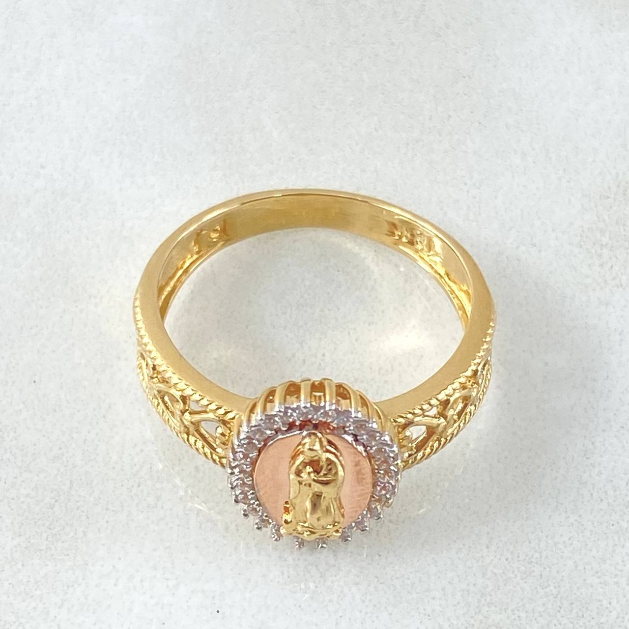 Virgin Guadalupe Ring Embroidered Hearts 3.85gr / Size 7 1/2 / Three 18K Golds *