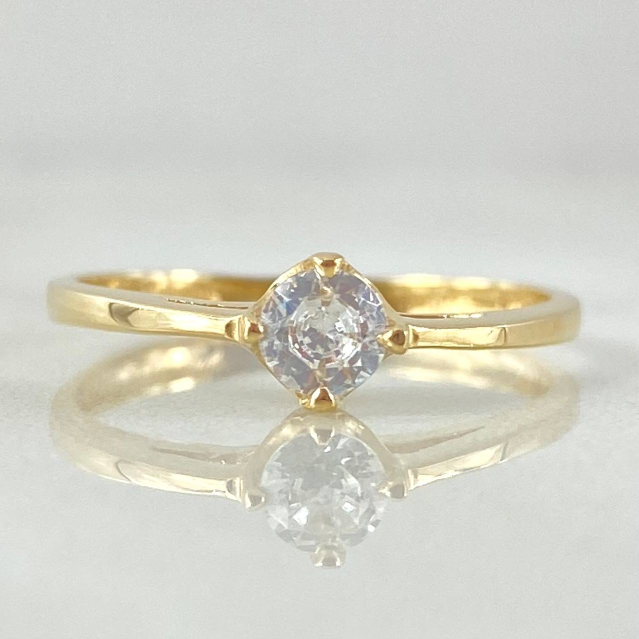 Solitaire Scepter Ring 1.65gr / Size 6 / 18K Gold