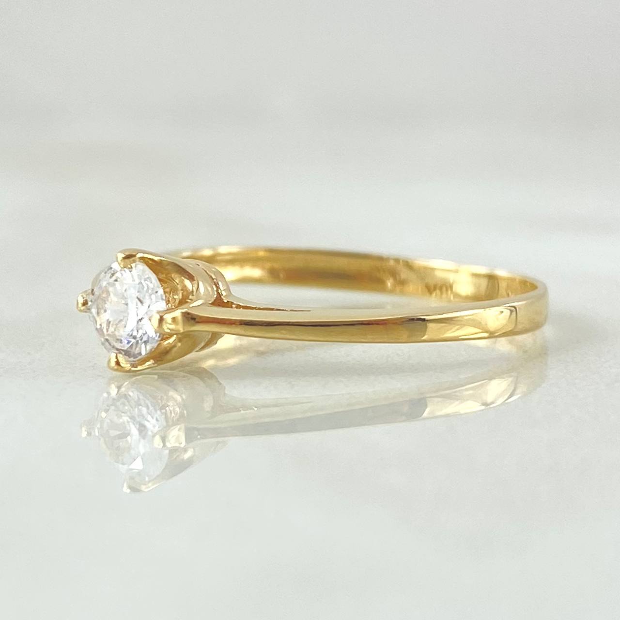 Solitaire Scepter Ring 1.65gr / Size 6 / 18K Gold
