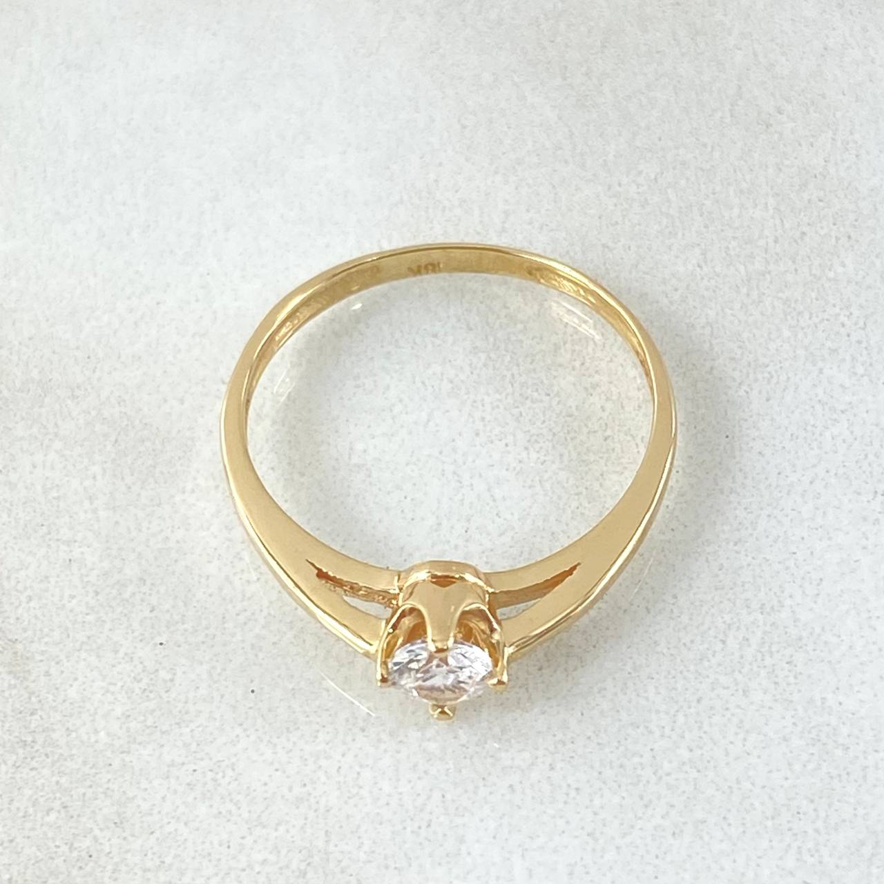 Solitaire Scepter Ring 1.65gr / Size 6 / 18K Gold