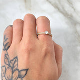 Solitaire Ring Dense Bordered 1.45gr / Size 6 / 18K Yellow Gold