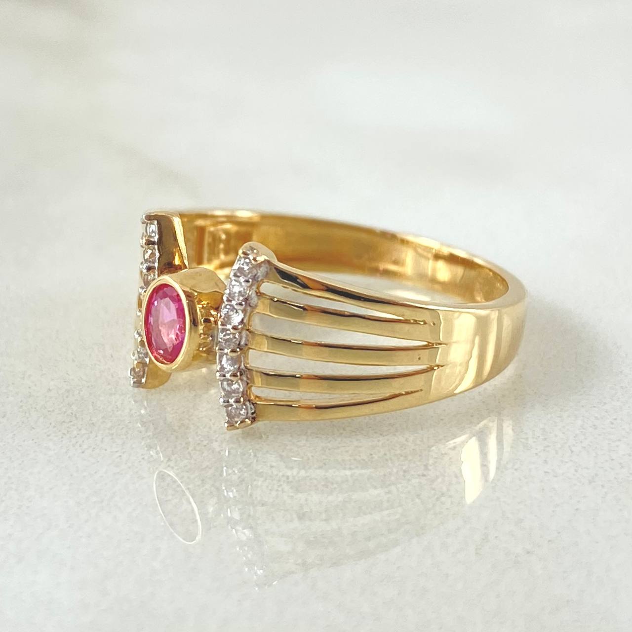 Lyra Bridge Stars Ring 2.9gr / Size 6 3/4 / 18K Gold