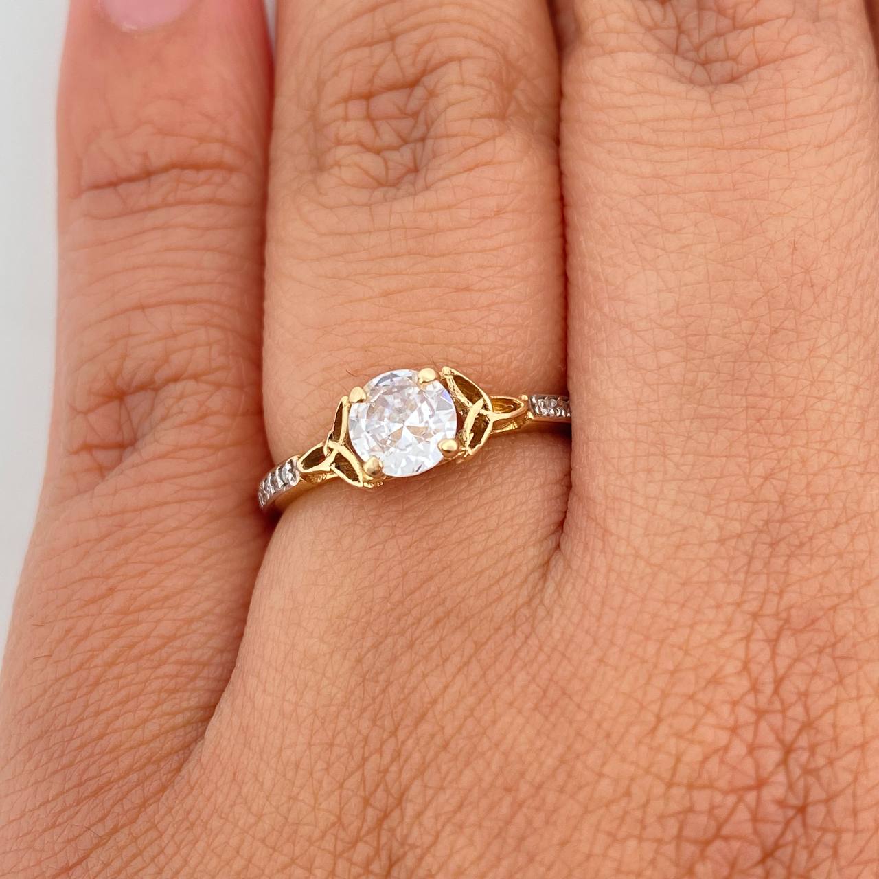 Solitaire Churumbela Ring 1.8gr / T5 3/4 / Two Golds Yellow White 18K %