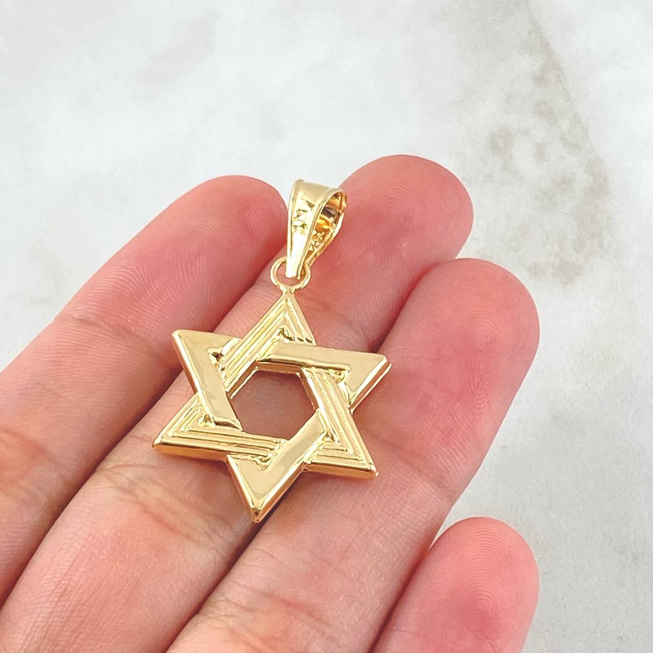 Dije Estrella De David 2.3gr / 3.7cm / Oro 18K