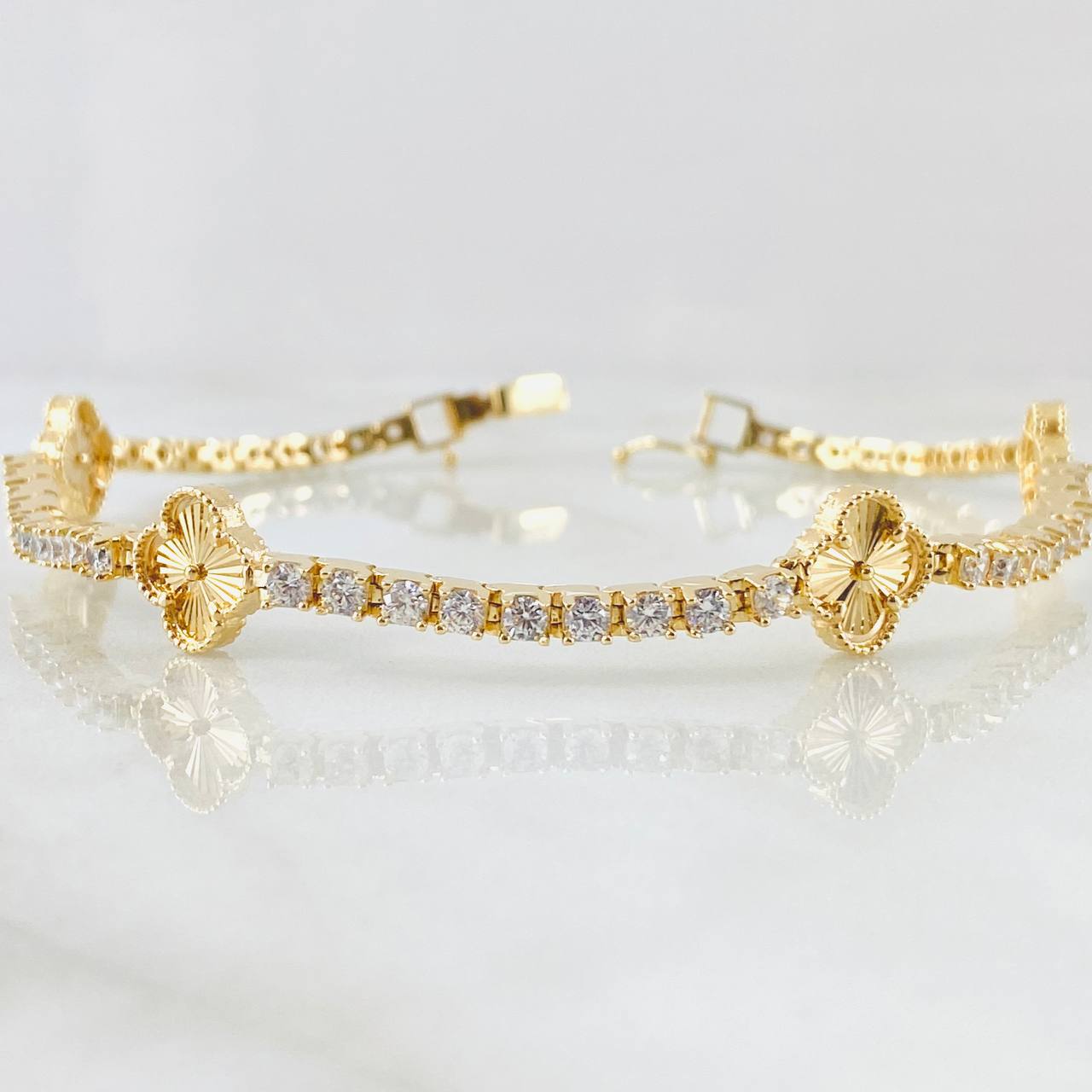 Tennis Bracelet Clover 16.2gr / 8.1in / 18K Gold ©