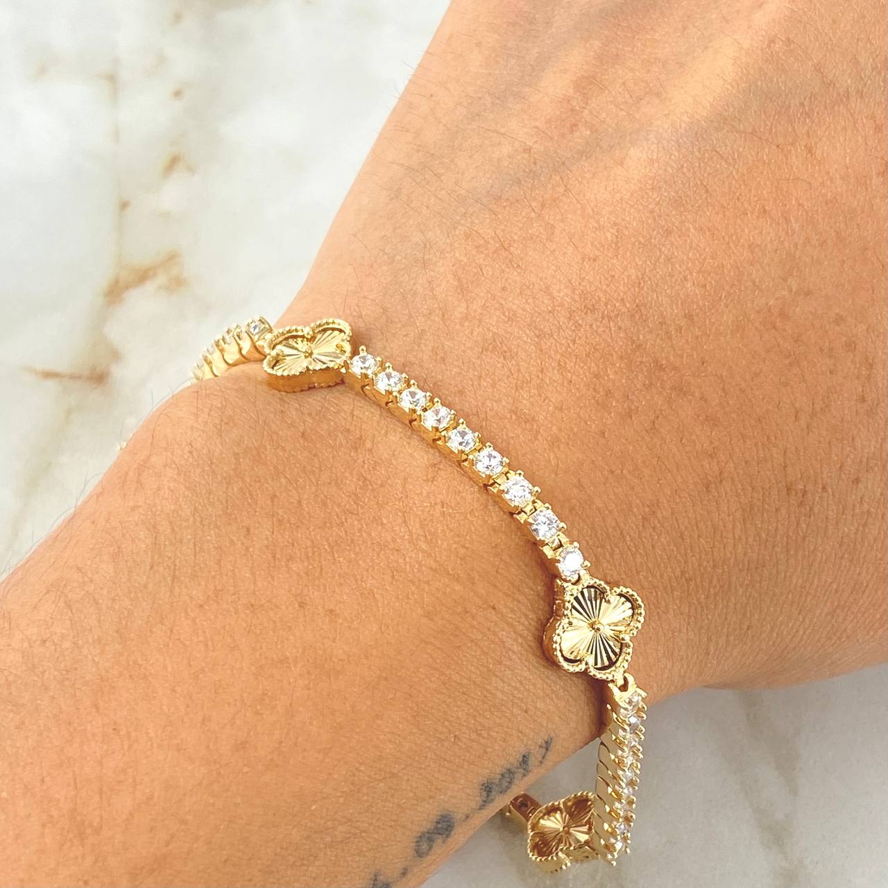 Tennis Bracelet Clover 16.2gr / 8.1in / 18K Gold ©