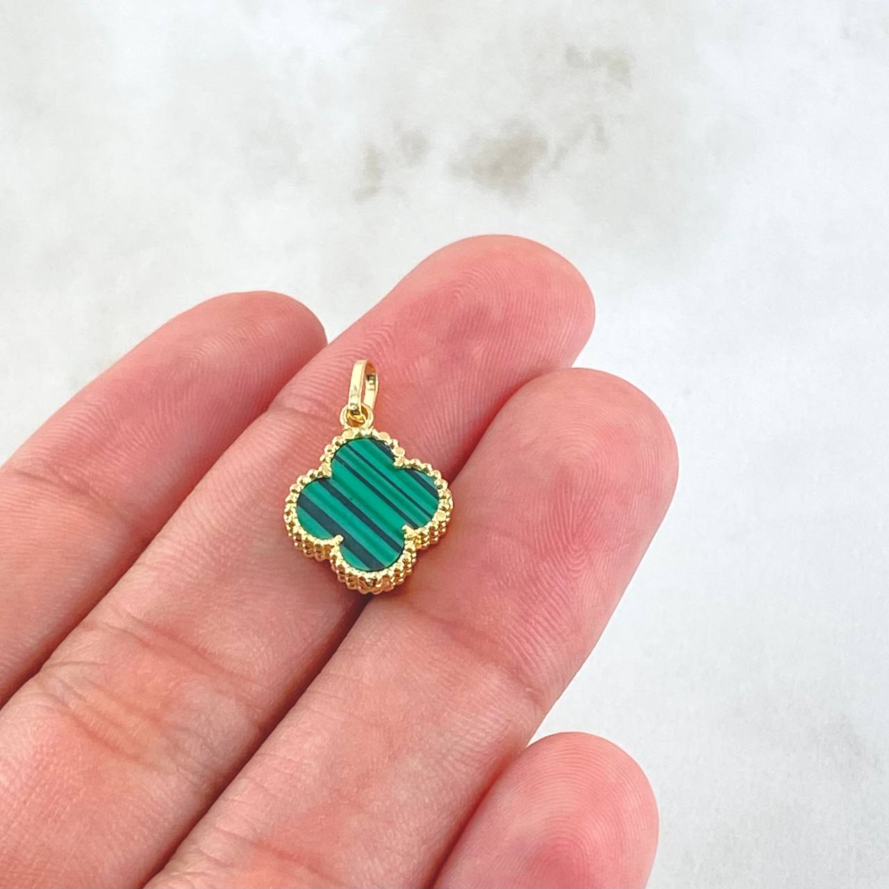 Clover Pendant Green 1.3gr / 1.9cm / 18K Yellow Gold Nac.Esp. ©